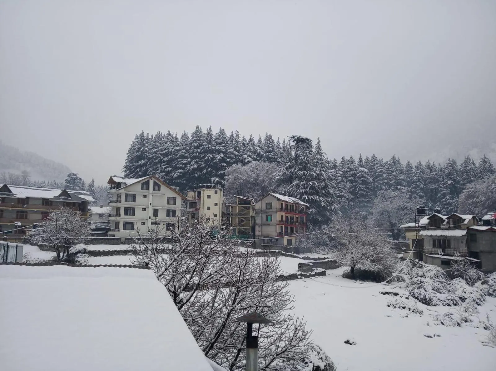 Winter in Tourist Hotel 10 minutes walking distance from the mall