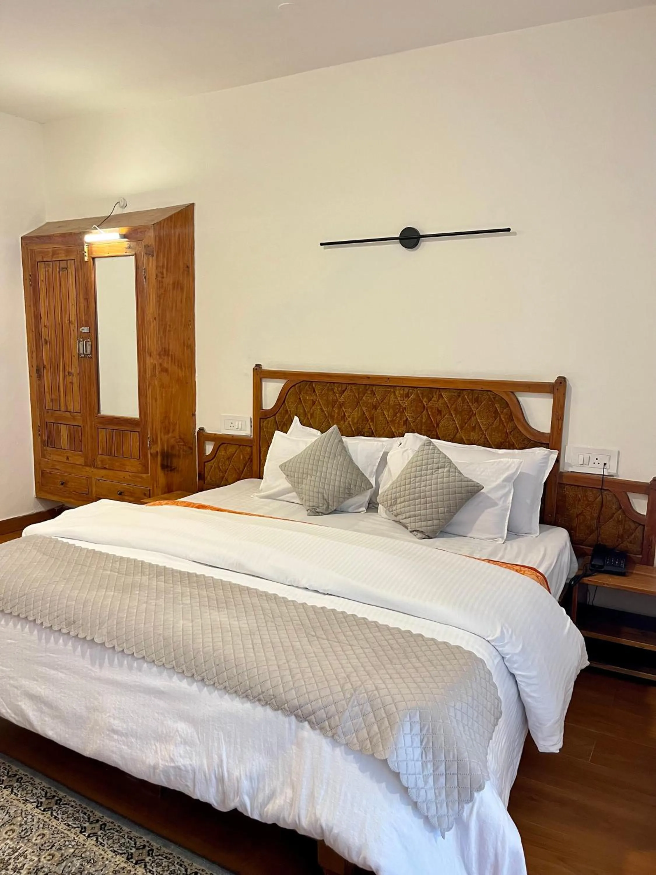 Bed in Tourist Hotel 10 minutes walking distance from the mall