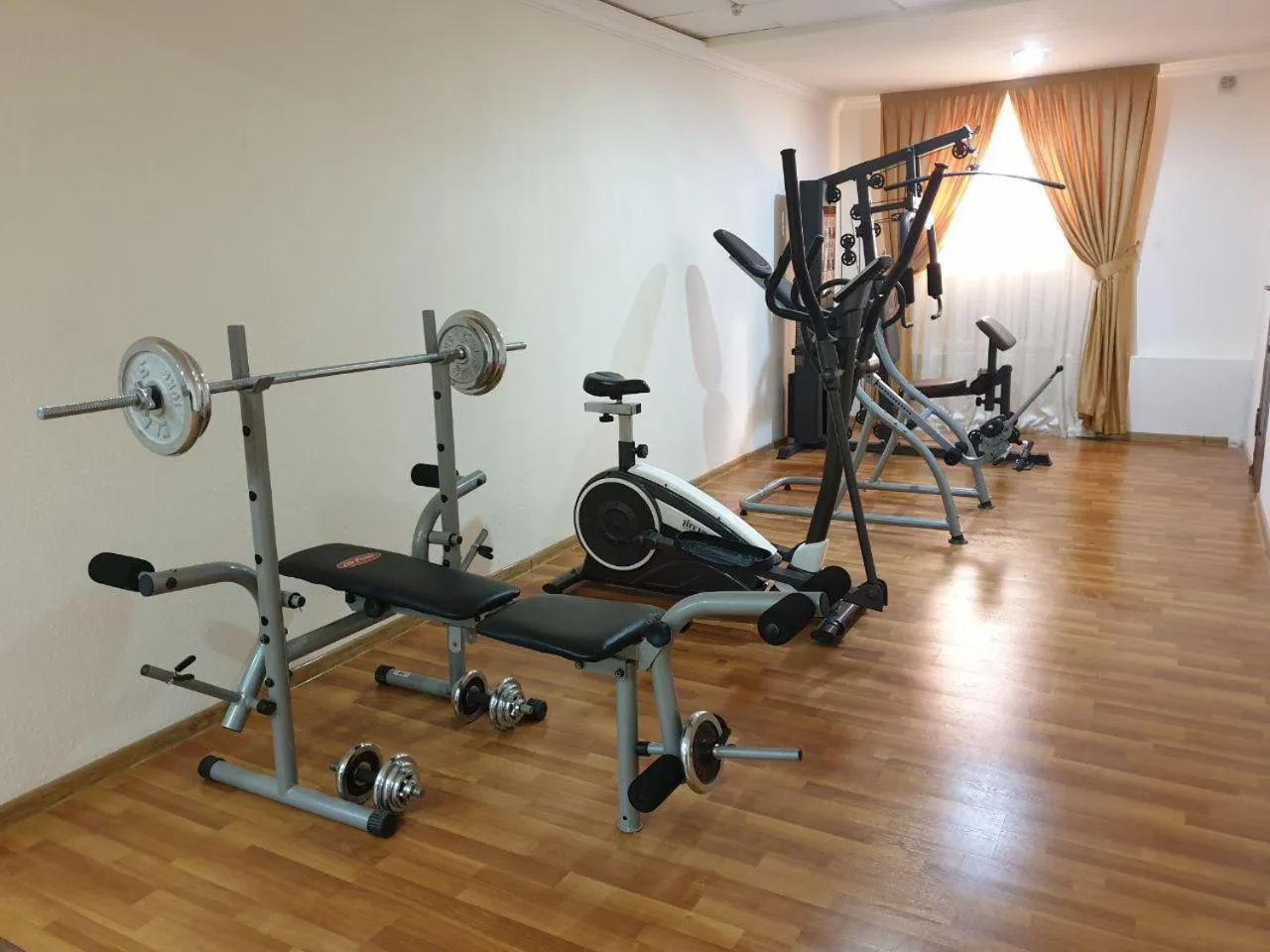 Restaurant/places to eat in GRAND STAR HOTEL