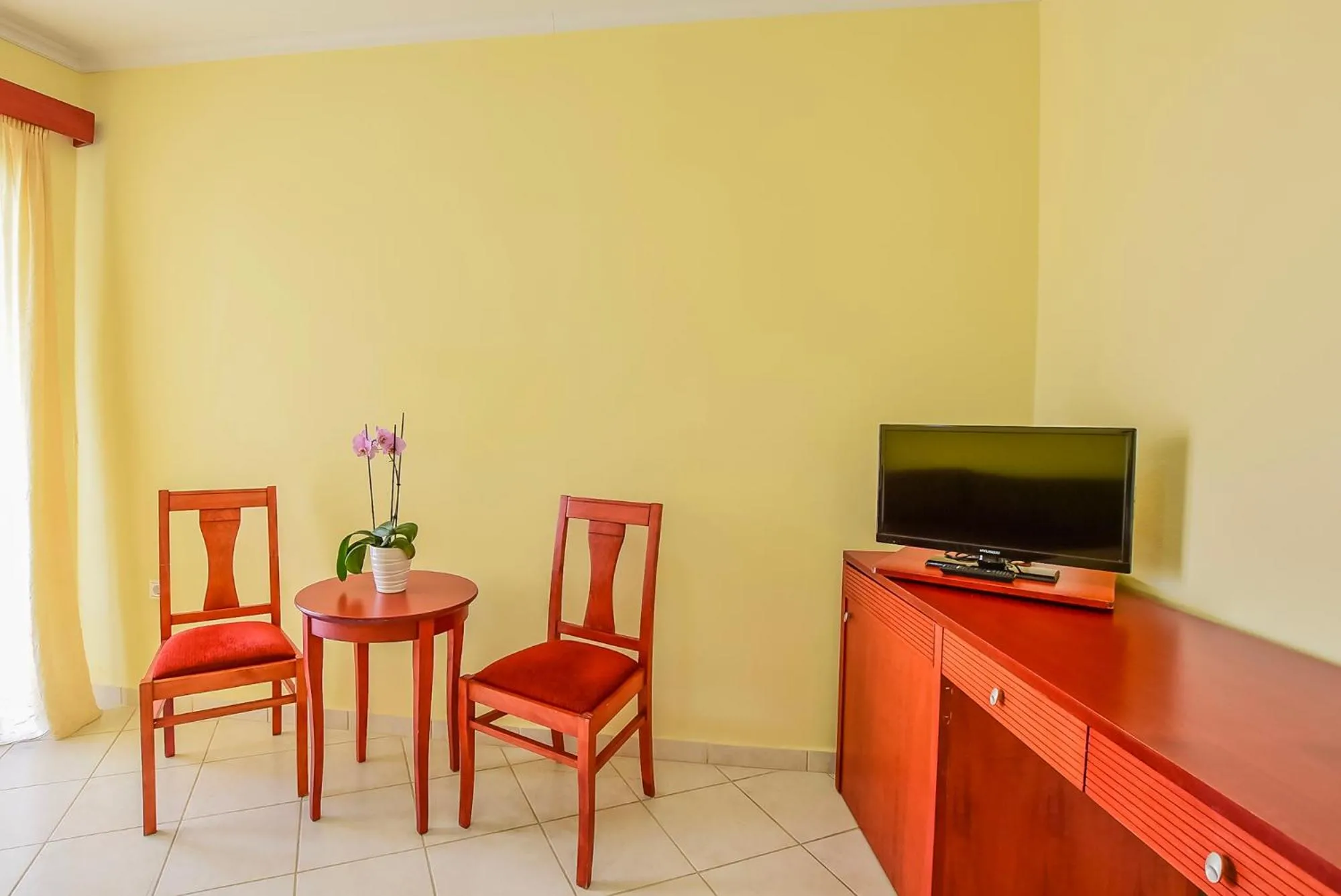 TV and multimedia in Timos Hotel