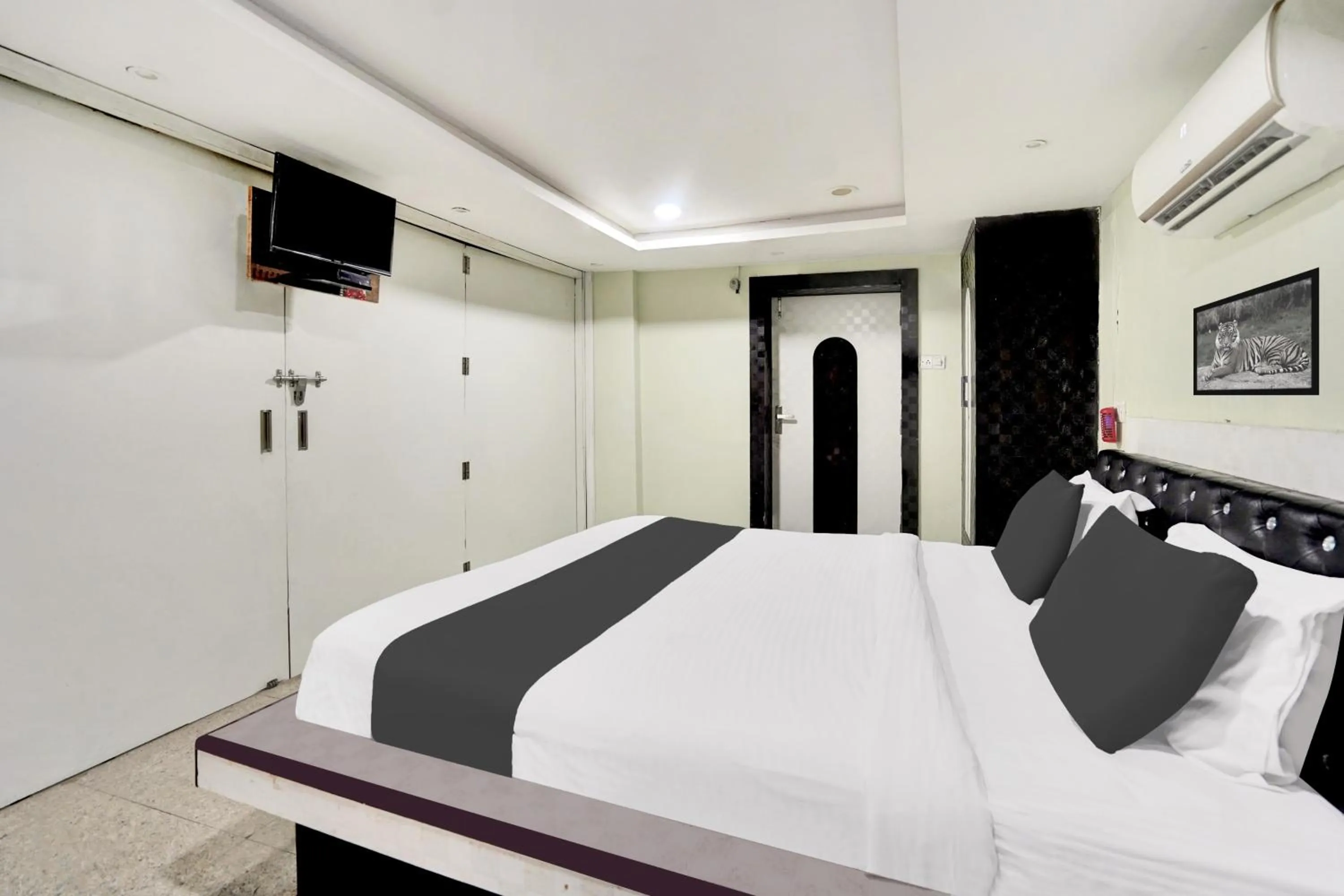 Hotel O Mani bhai patel