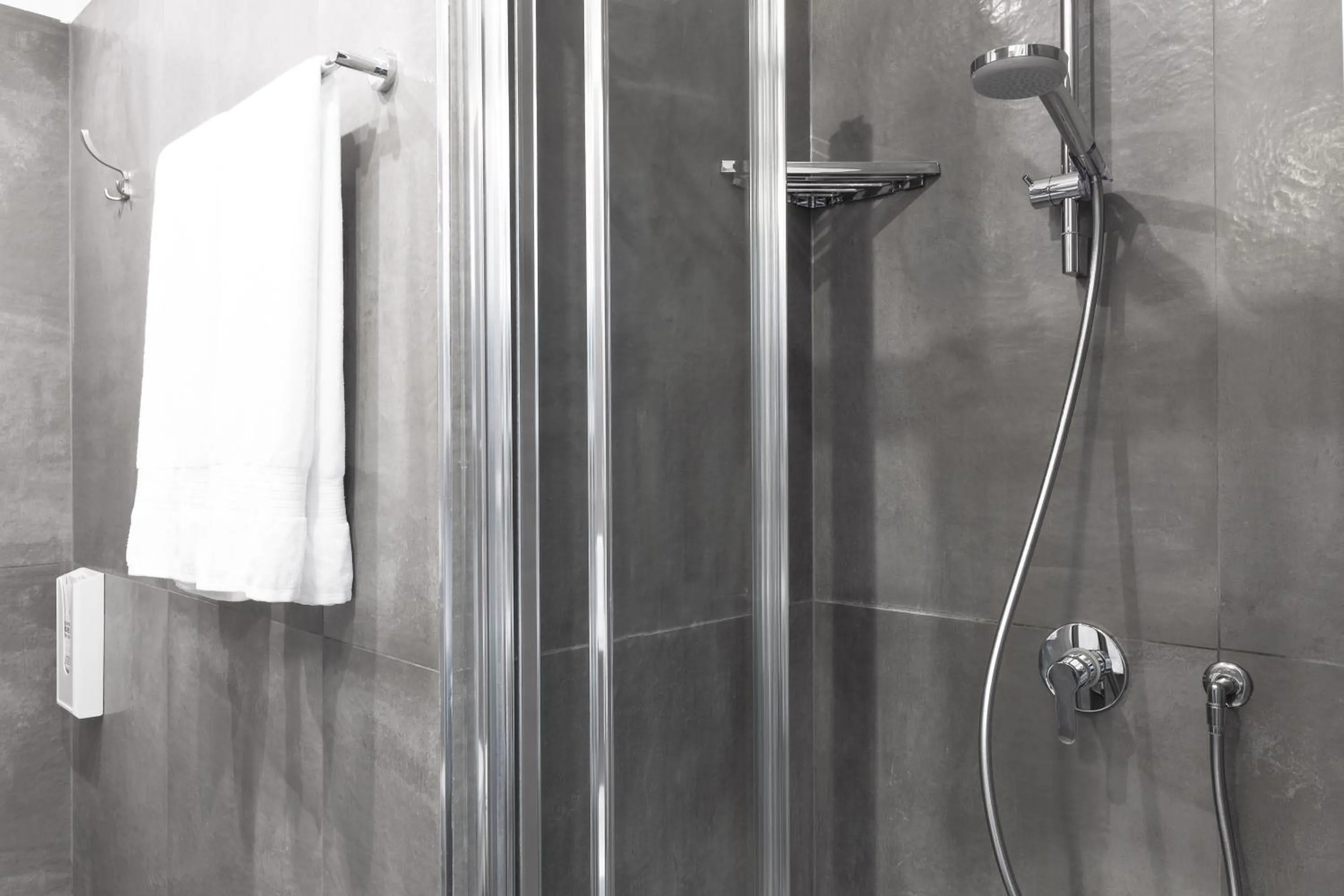 Bathroom in Piazza Carità