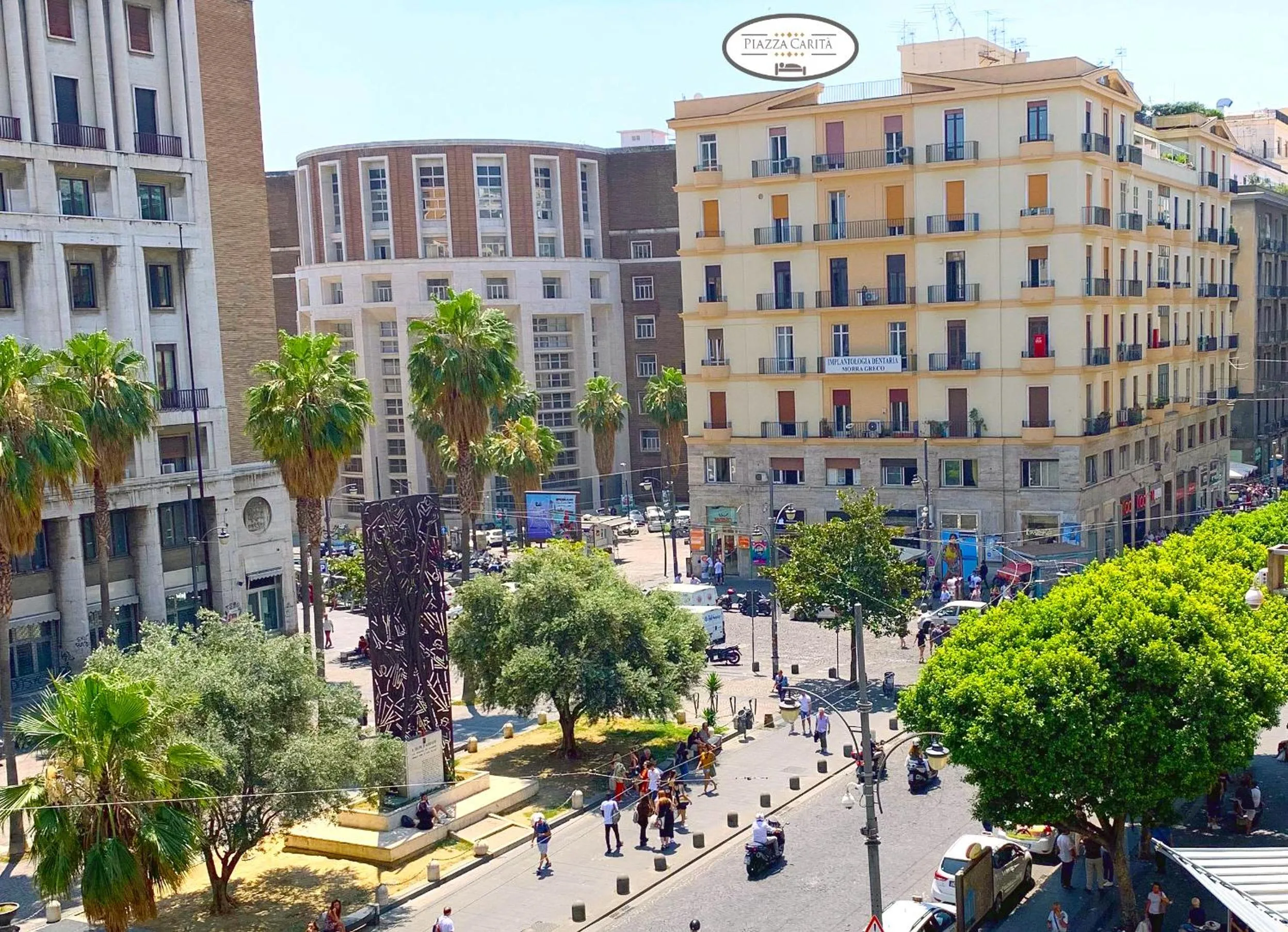 Facade/entrance in Piazza Carità