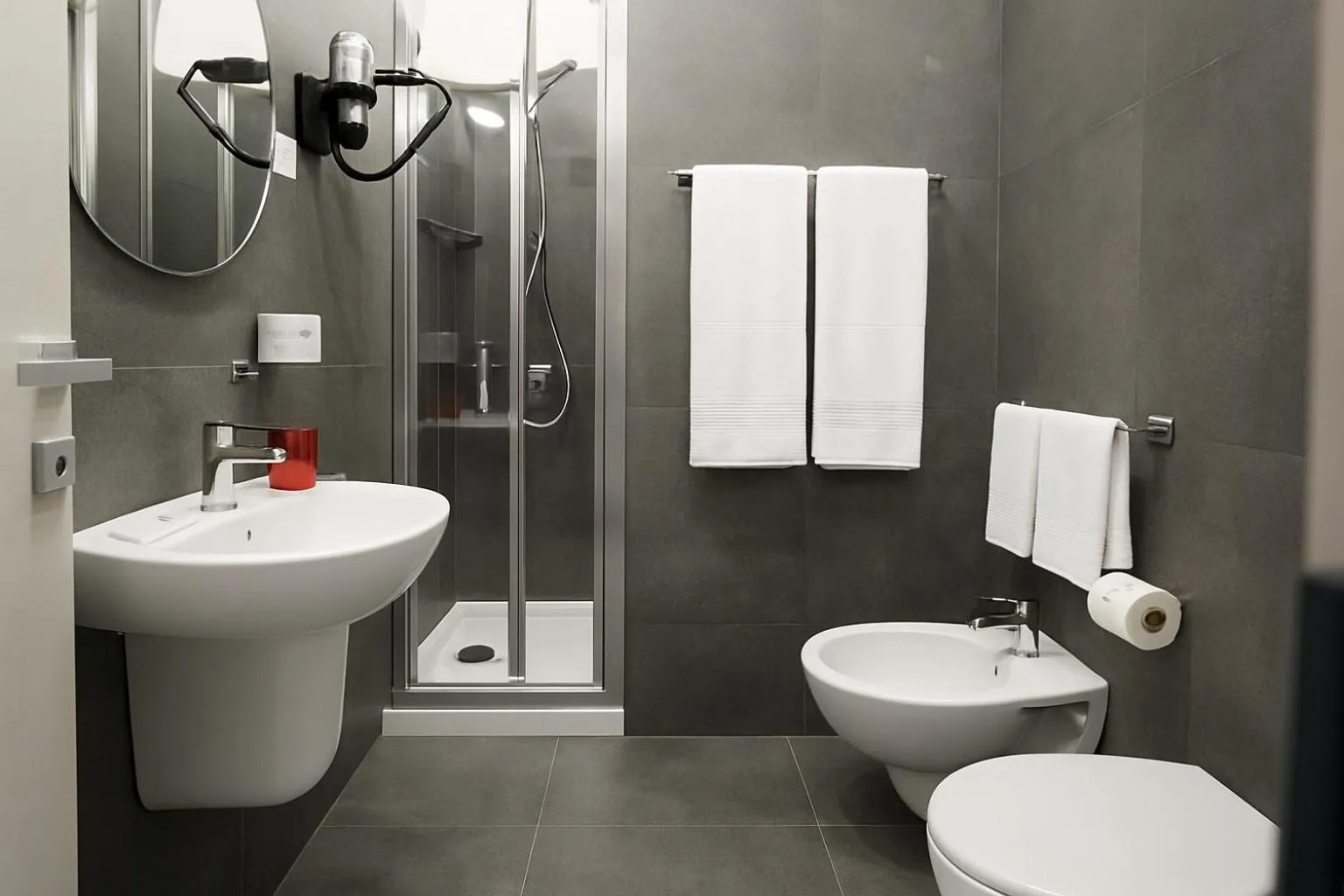 Bathroom in Piazza Carità