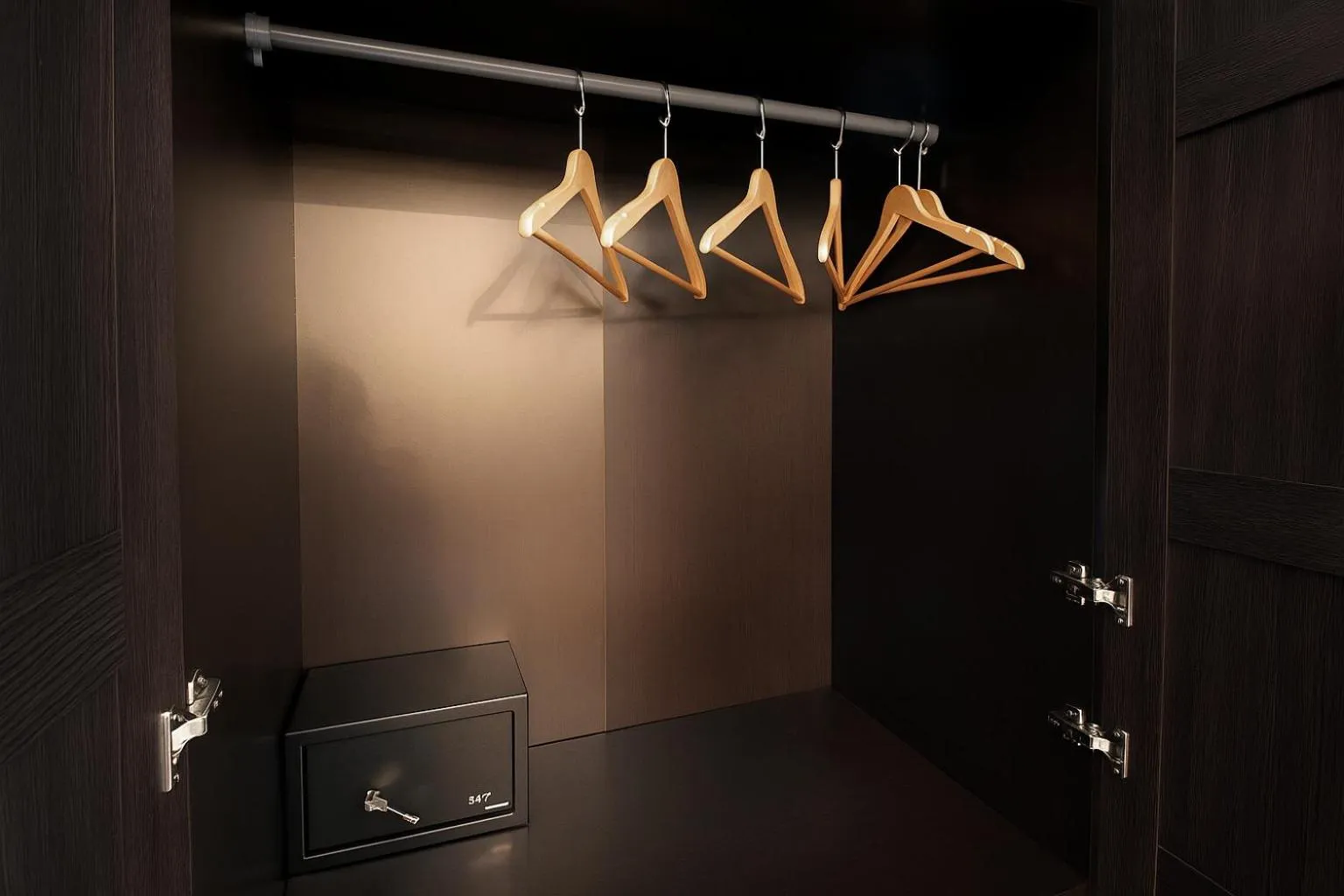 wardrobe in Piazza Carità