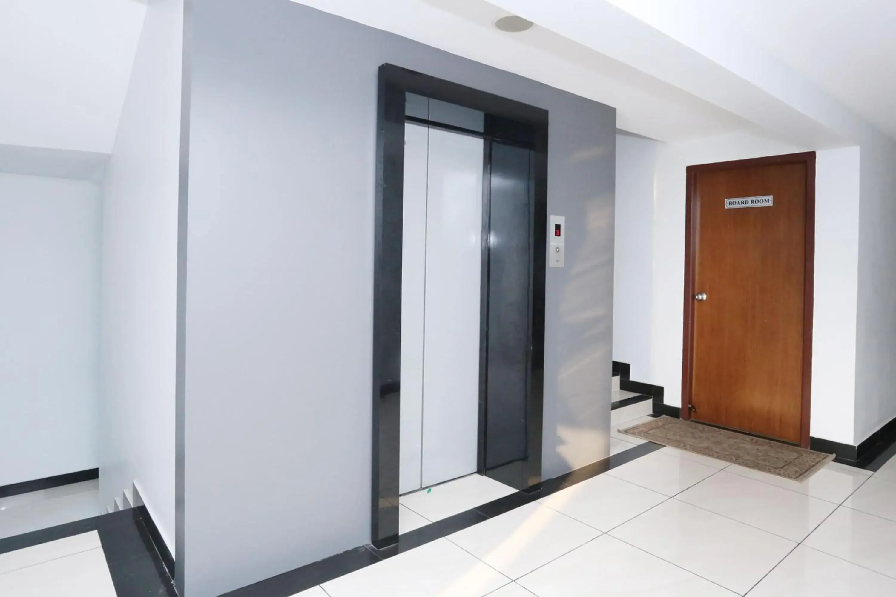 Lobby or reception in Super Townhouse Malabar Illam Lobby or reception in Super Townhouse Malabar Illam