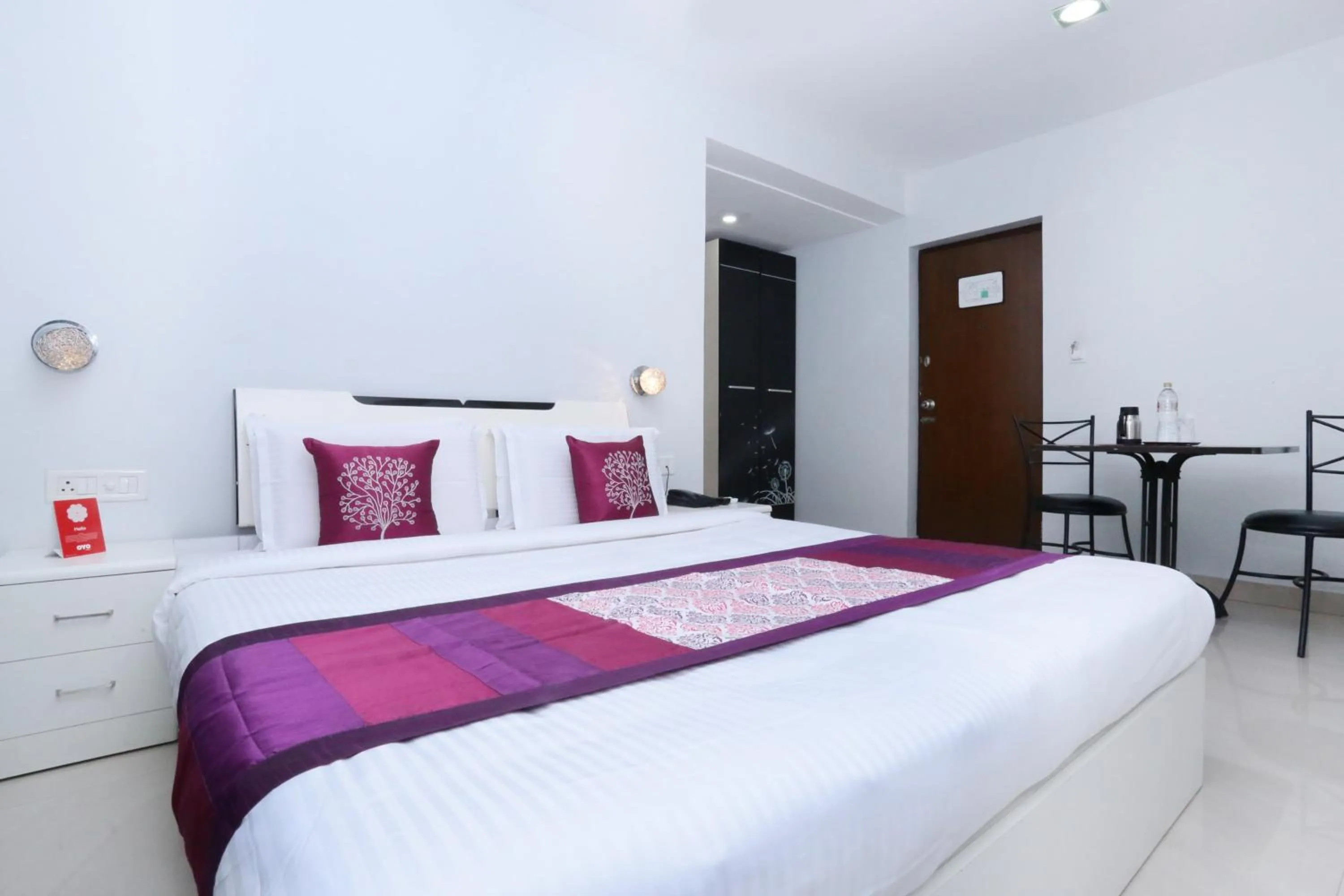 Bedroom, Bed in Super Townhouse Malabar Illam