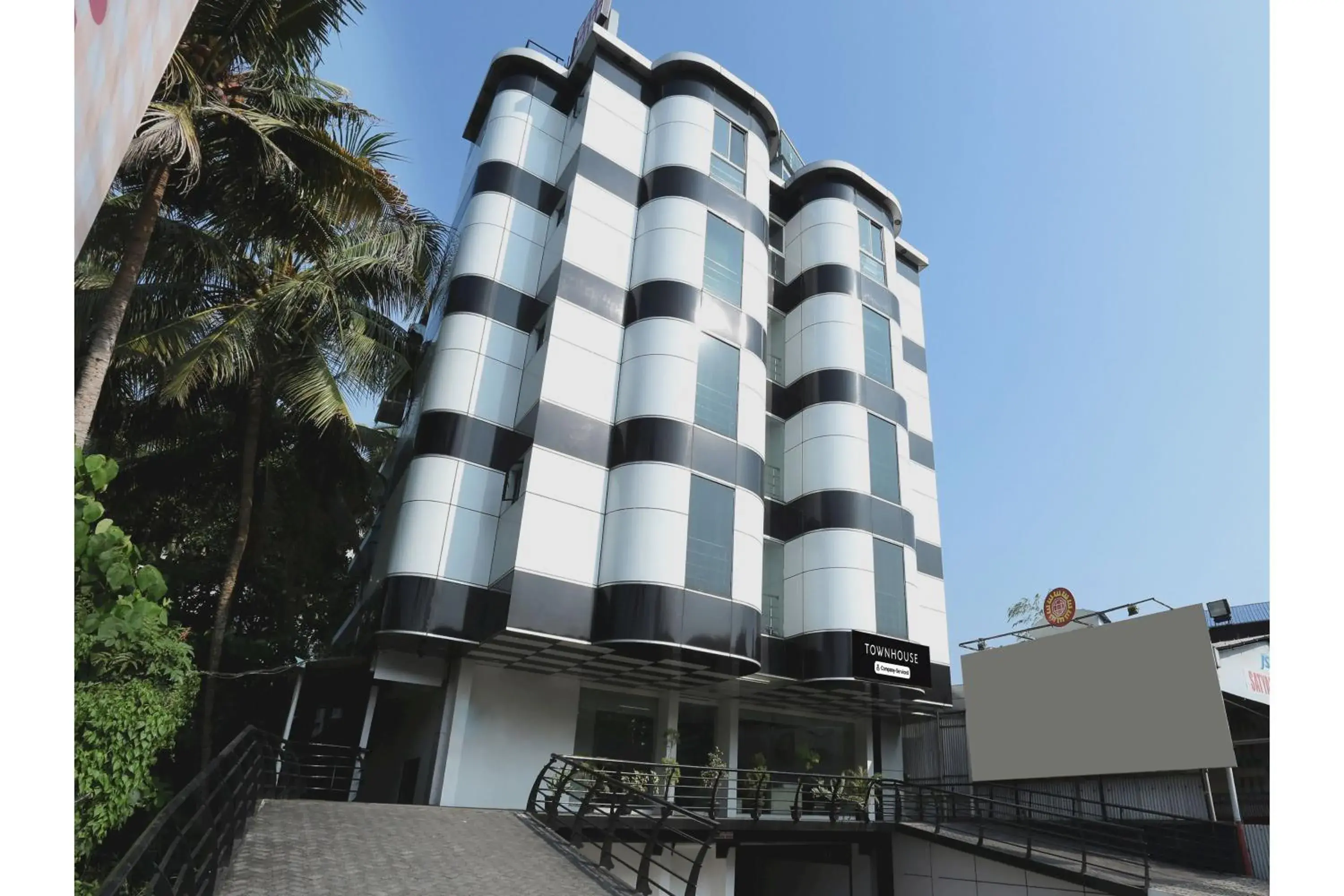 Facade/entrance in Super Townhouse Malabar Illam Facade/entrance in Super Townhouse Malabar Illam