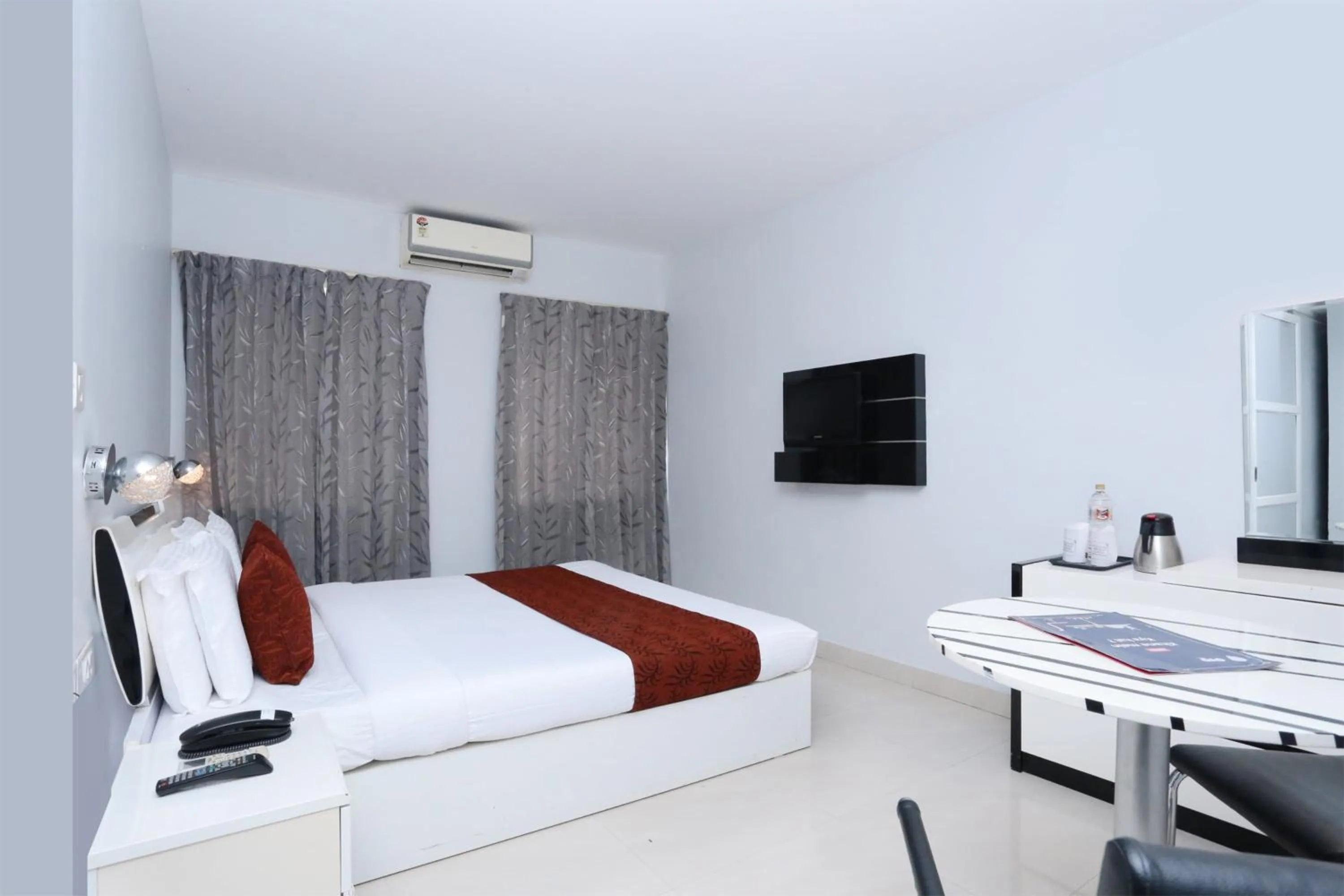 Bedroom, Bed in Super Townhouse Malabar Illam