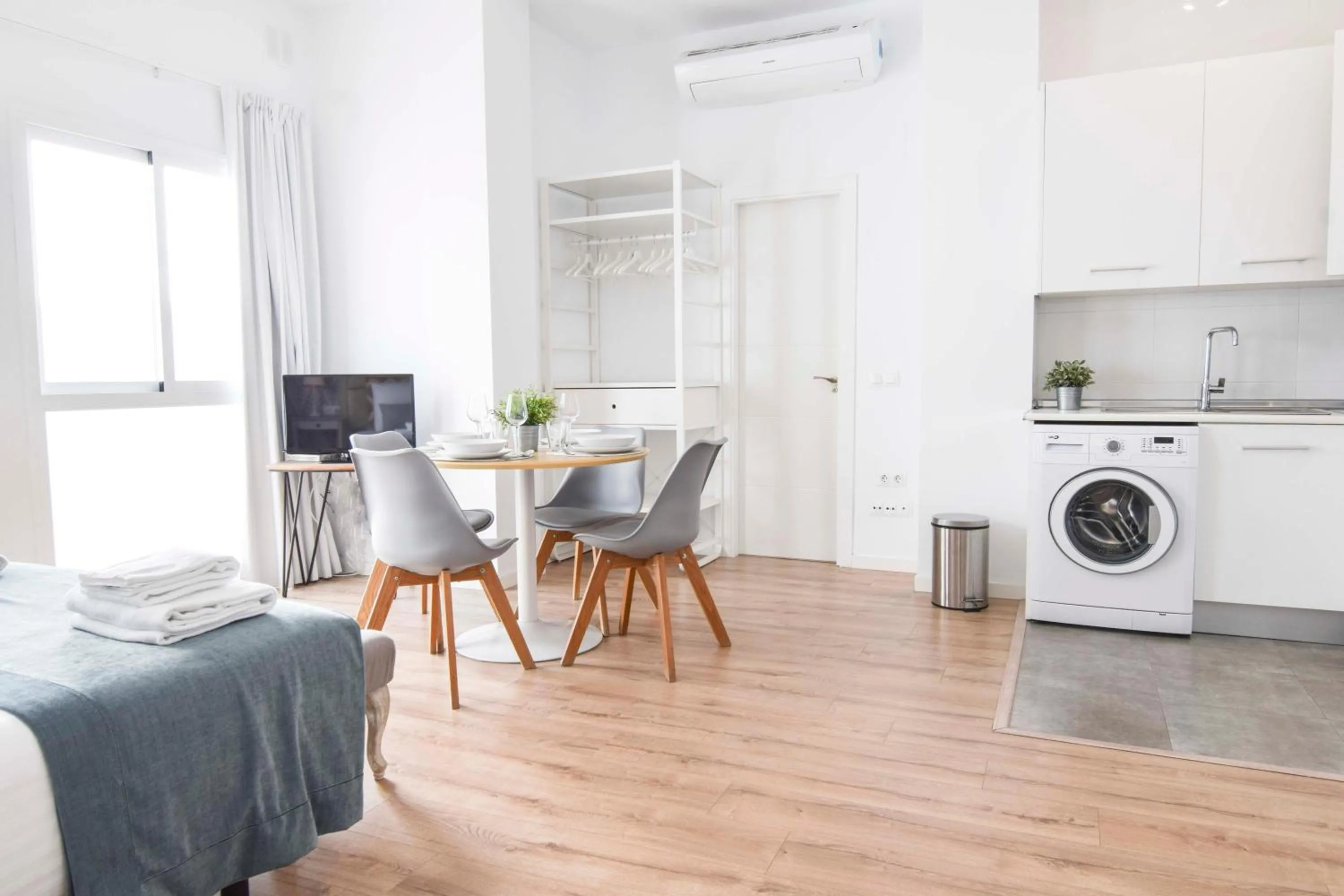 TV and multimedia in Suite Premium - Cathedral of Malaga