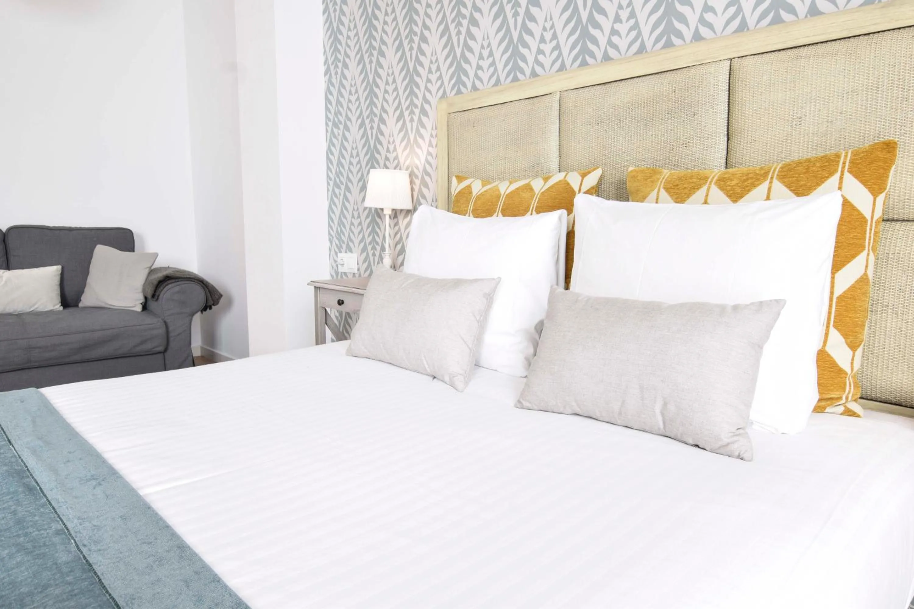 Bed in Suite Premium - Cathedral of Malaga