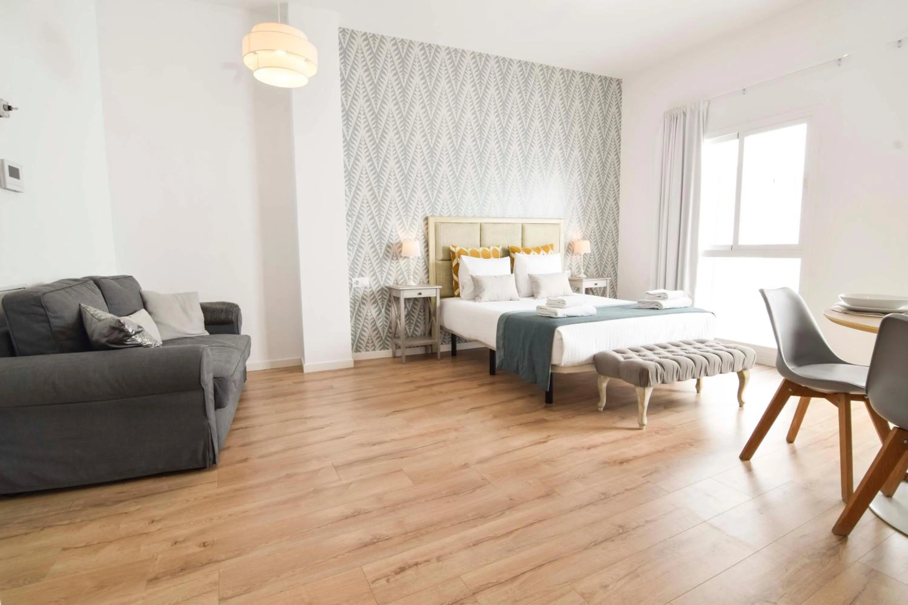 Photo of the whole room, Bed in Suite Premium - Cathedral of Malaga