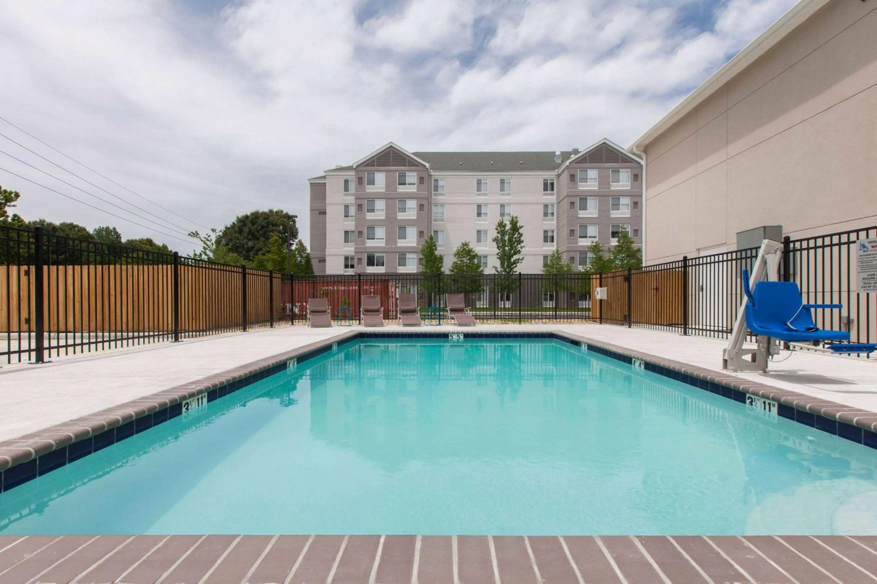 Pool view in Days Inn by Wyndham Baton Rouge Airport