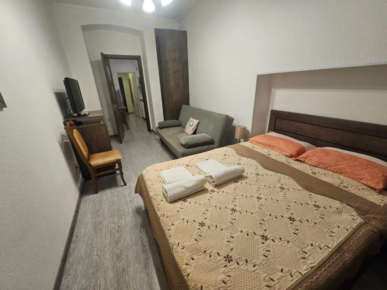 Bed in Cozy Apartment in Old Tbilisi