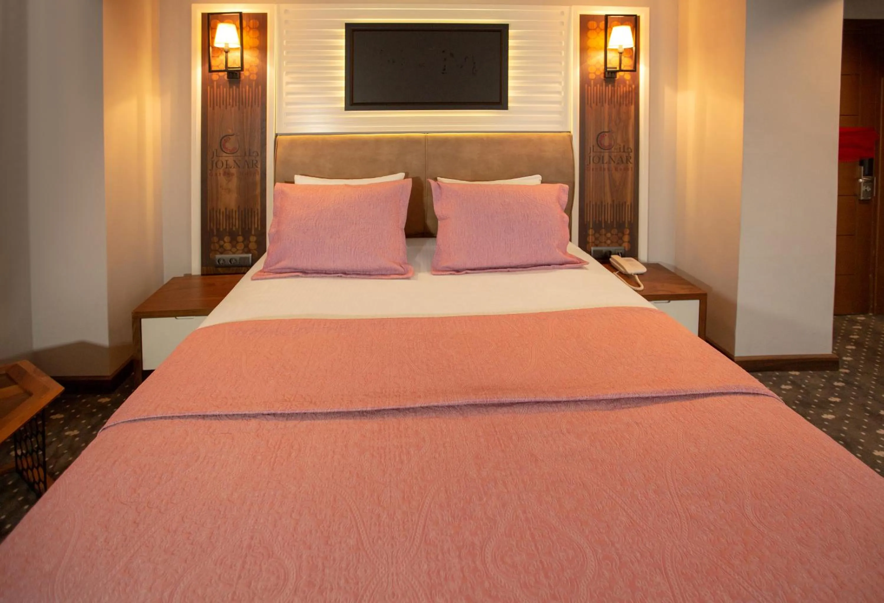 Bed in Jolnar garden hotel