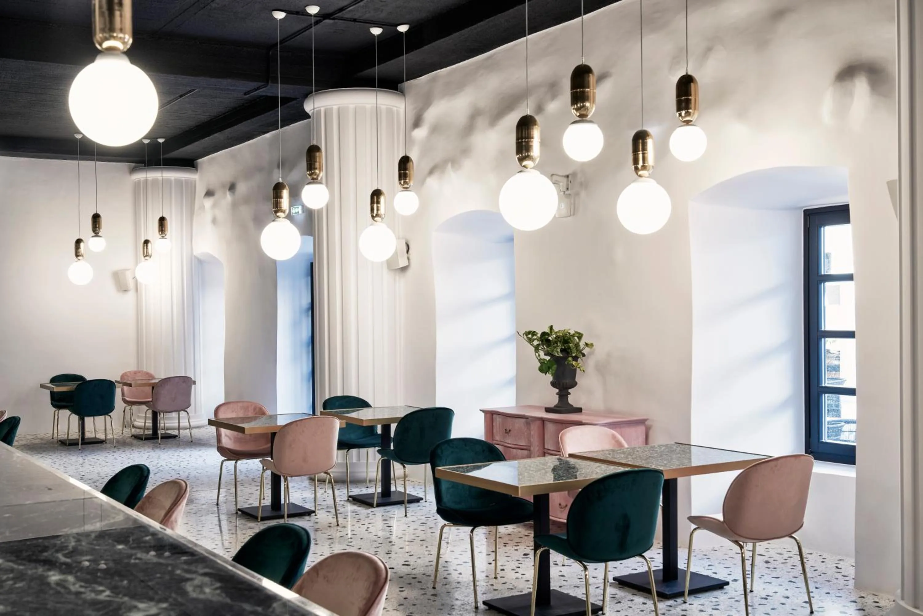 Restaurant/places to eat in Katikies Garden Santorini - The Leading Hotels Of The World