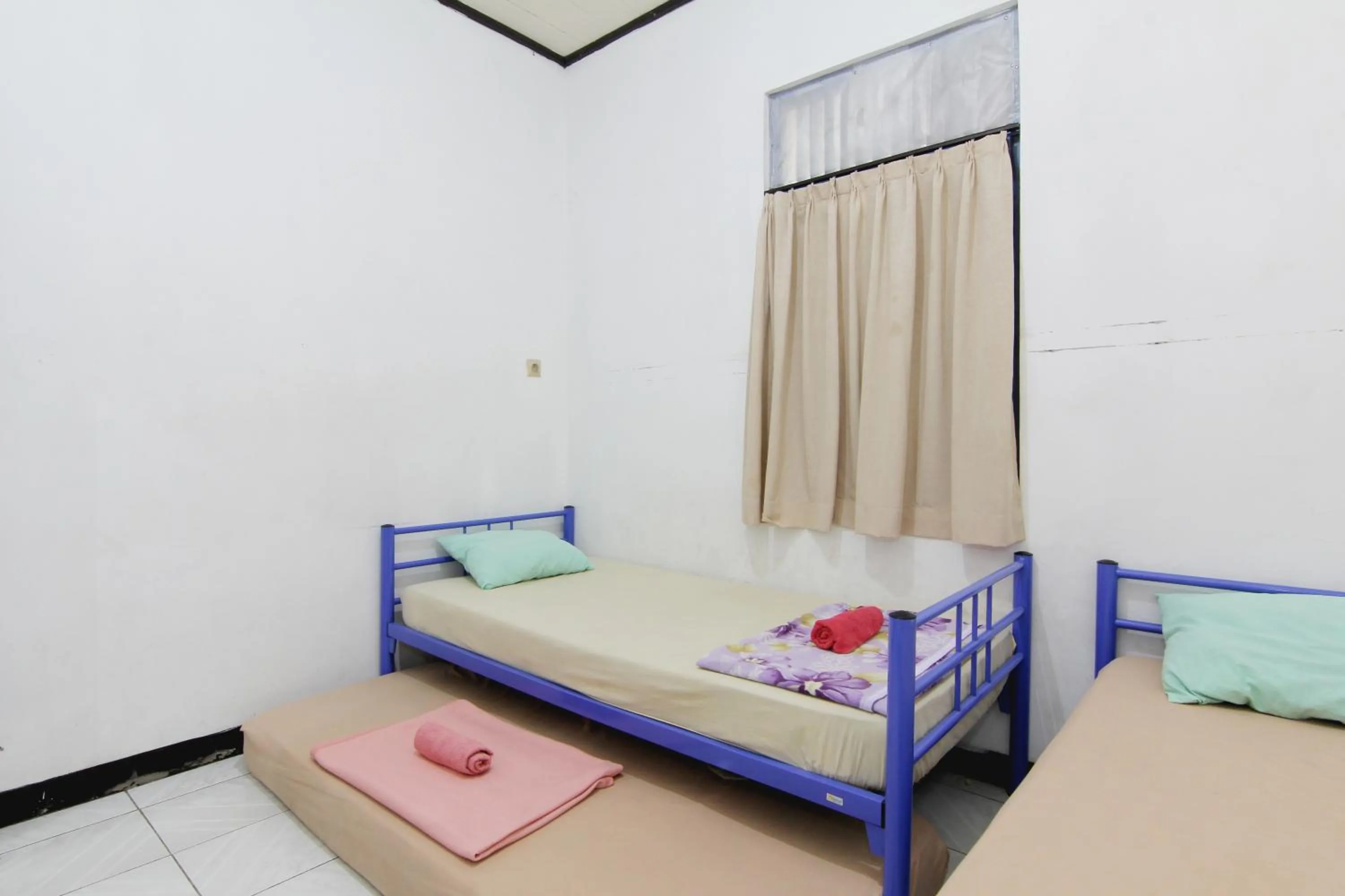 Bedroom, Bed in Arjuna Hostel