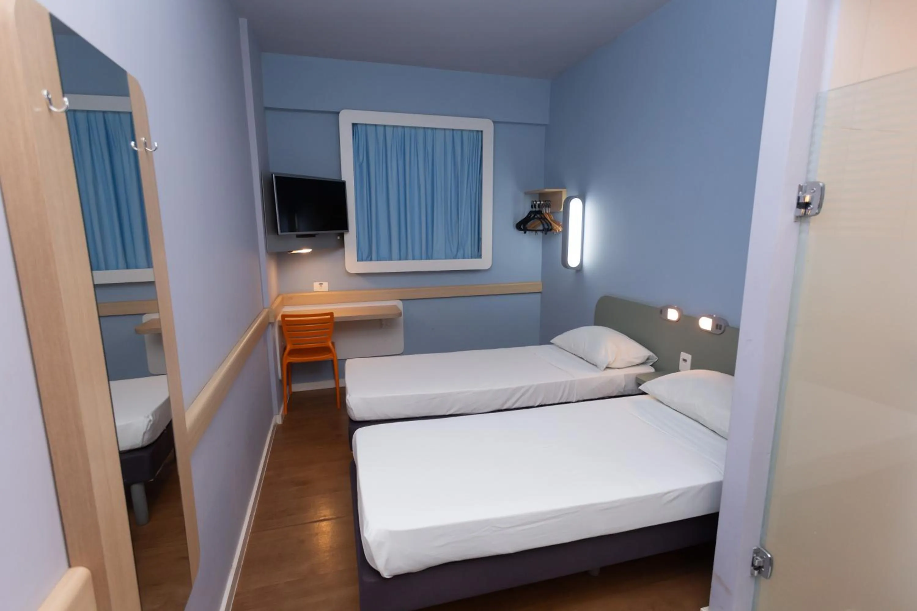 Property building, Bed in ibis budget Parauapebas