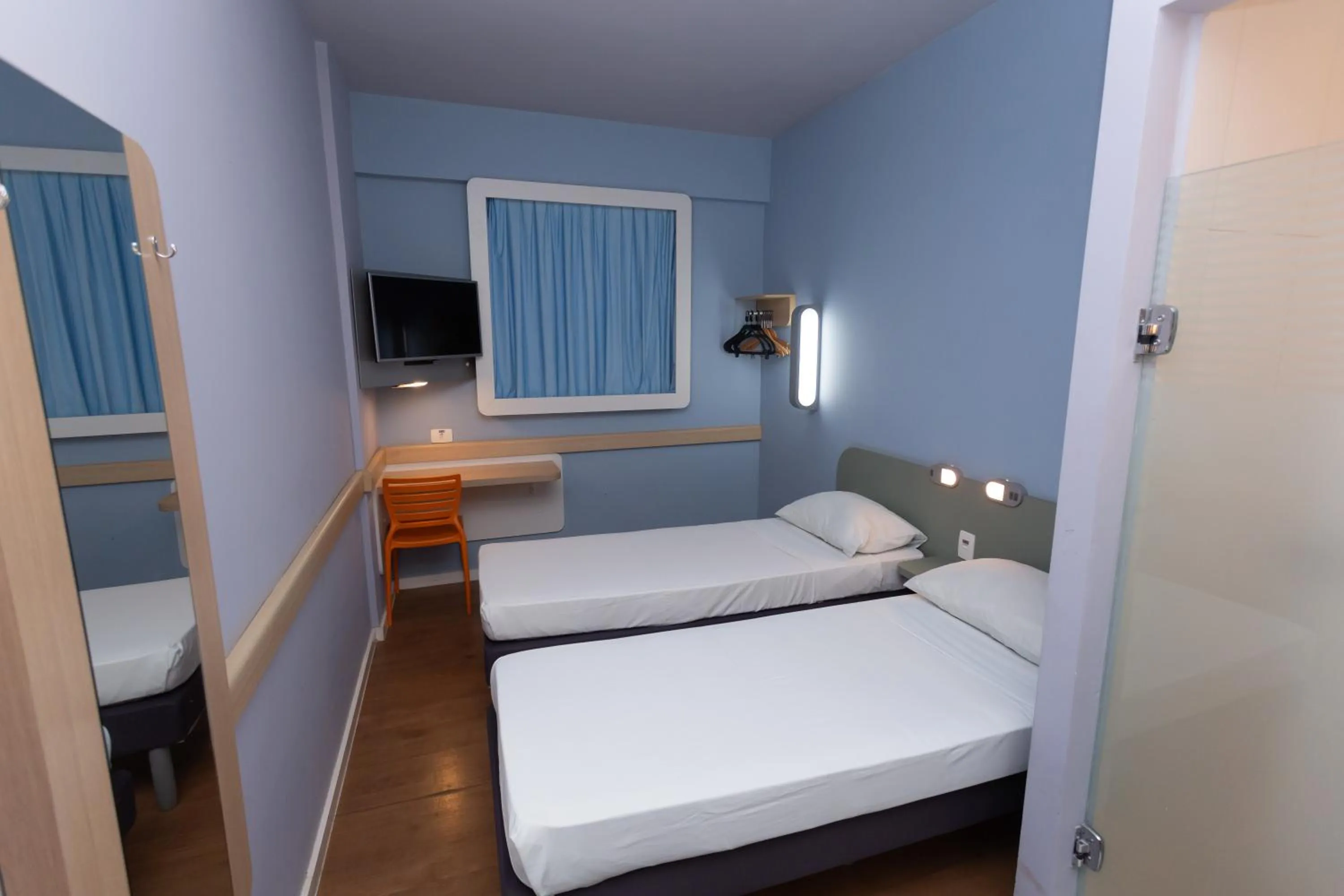 Property building, Bed in ibis budget Parauapebas