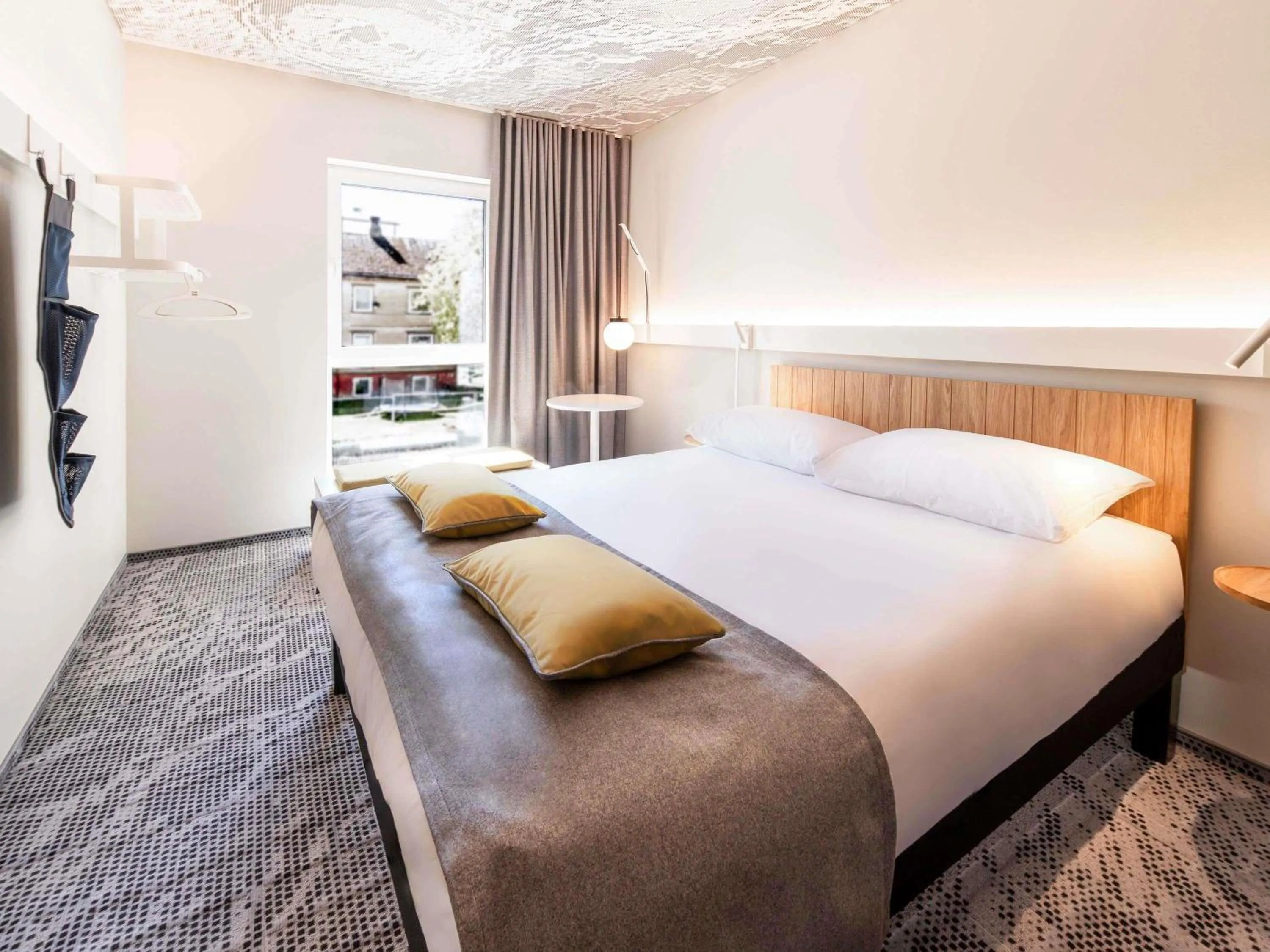 Property building, Bed in ibis Tallinn Center