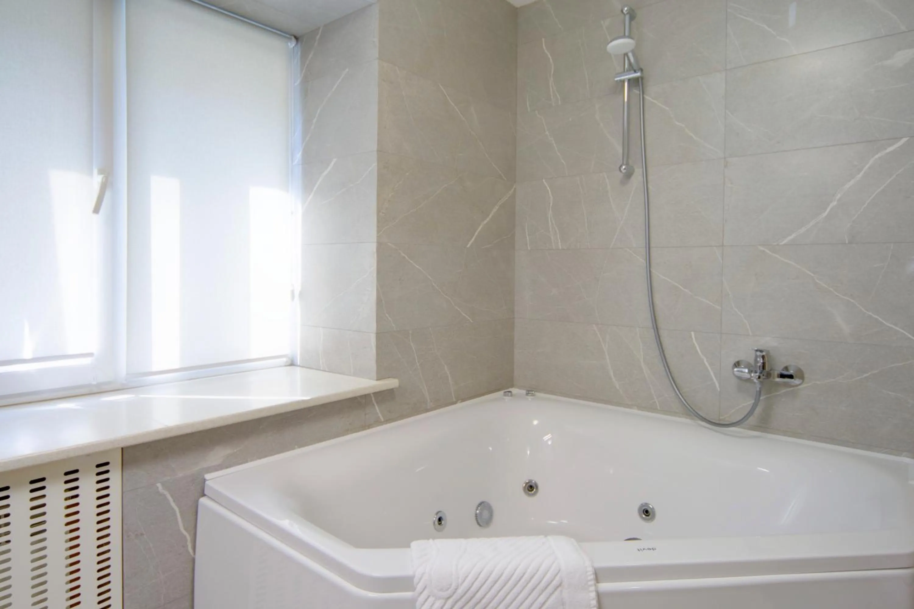 Shower in Arena Summit Apart Hotel