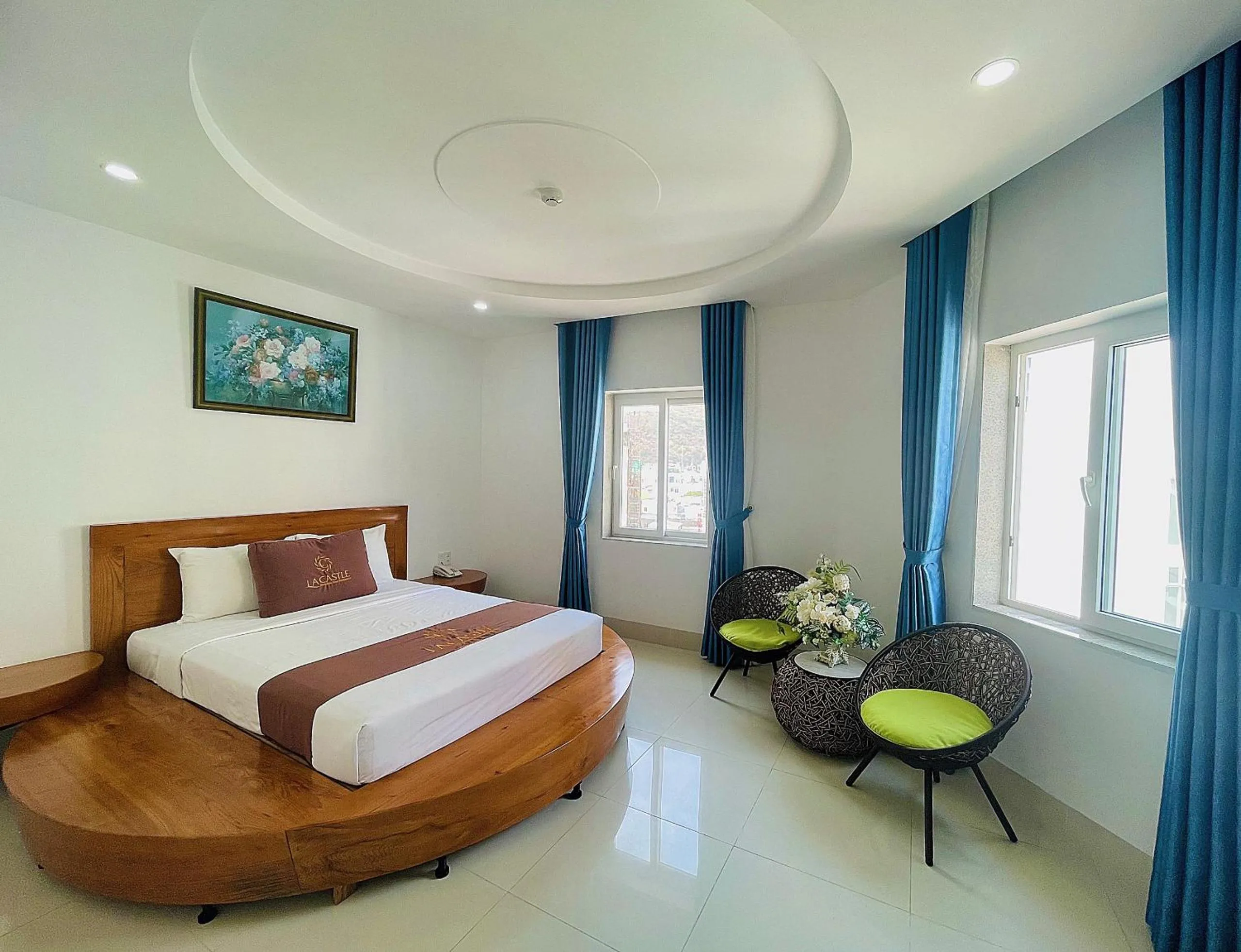 Photo of the whole room, Bed in La Castle