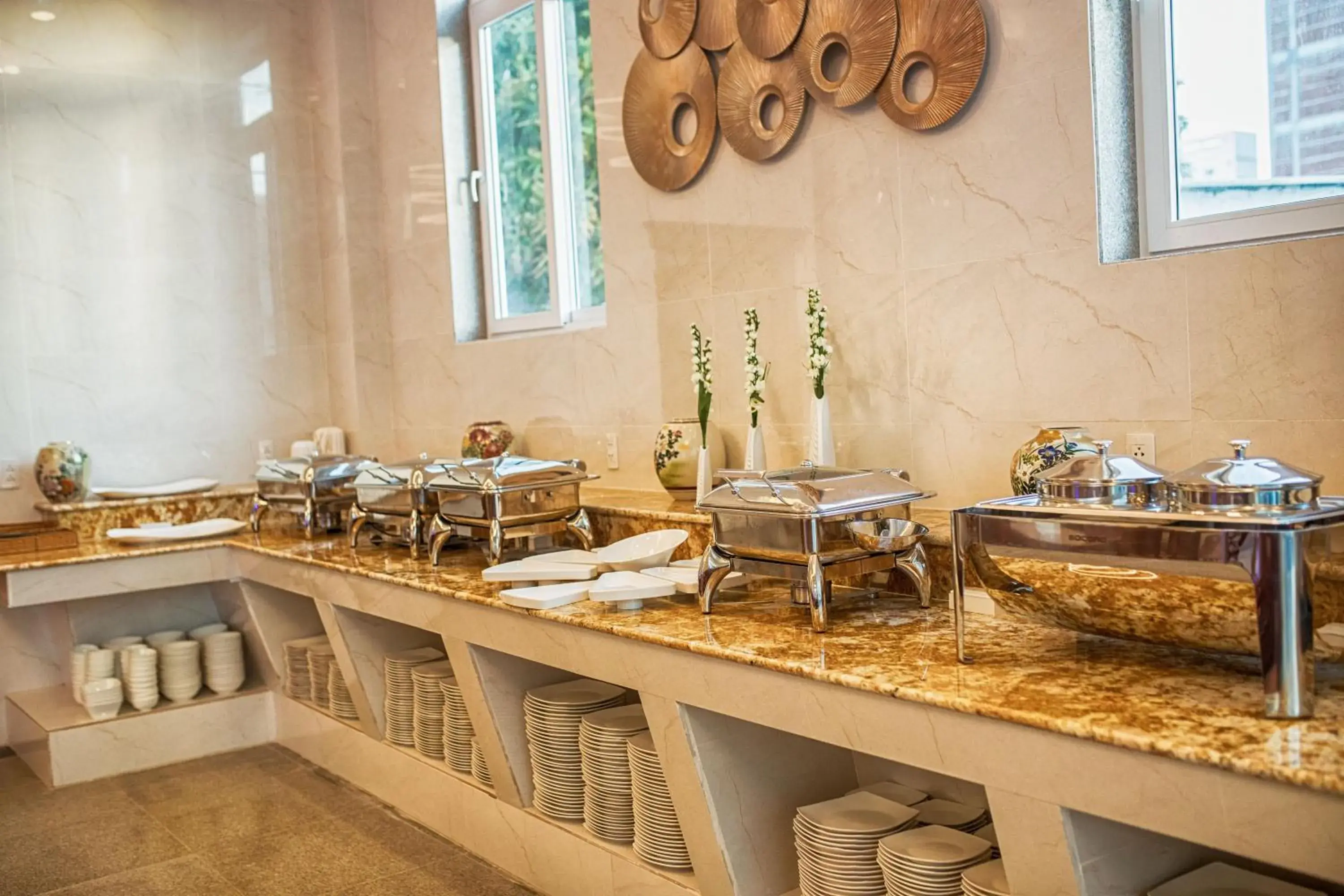 Restaurant/places to eat in La Castle Restaurant/places to eat in La Castle