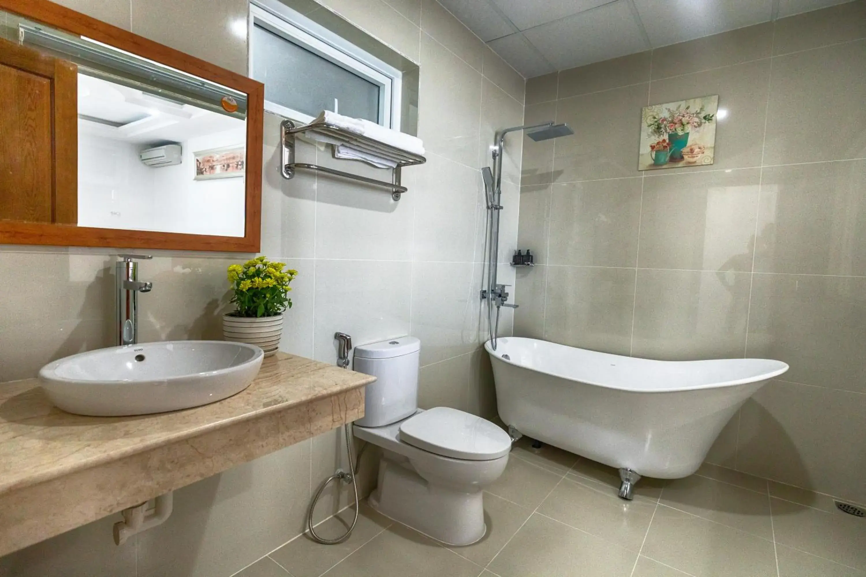 Deluxe Double Room with Bath in La Castle Deluxe Double Room with Bath in La Castle