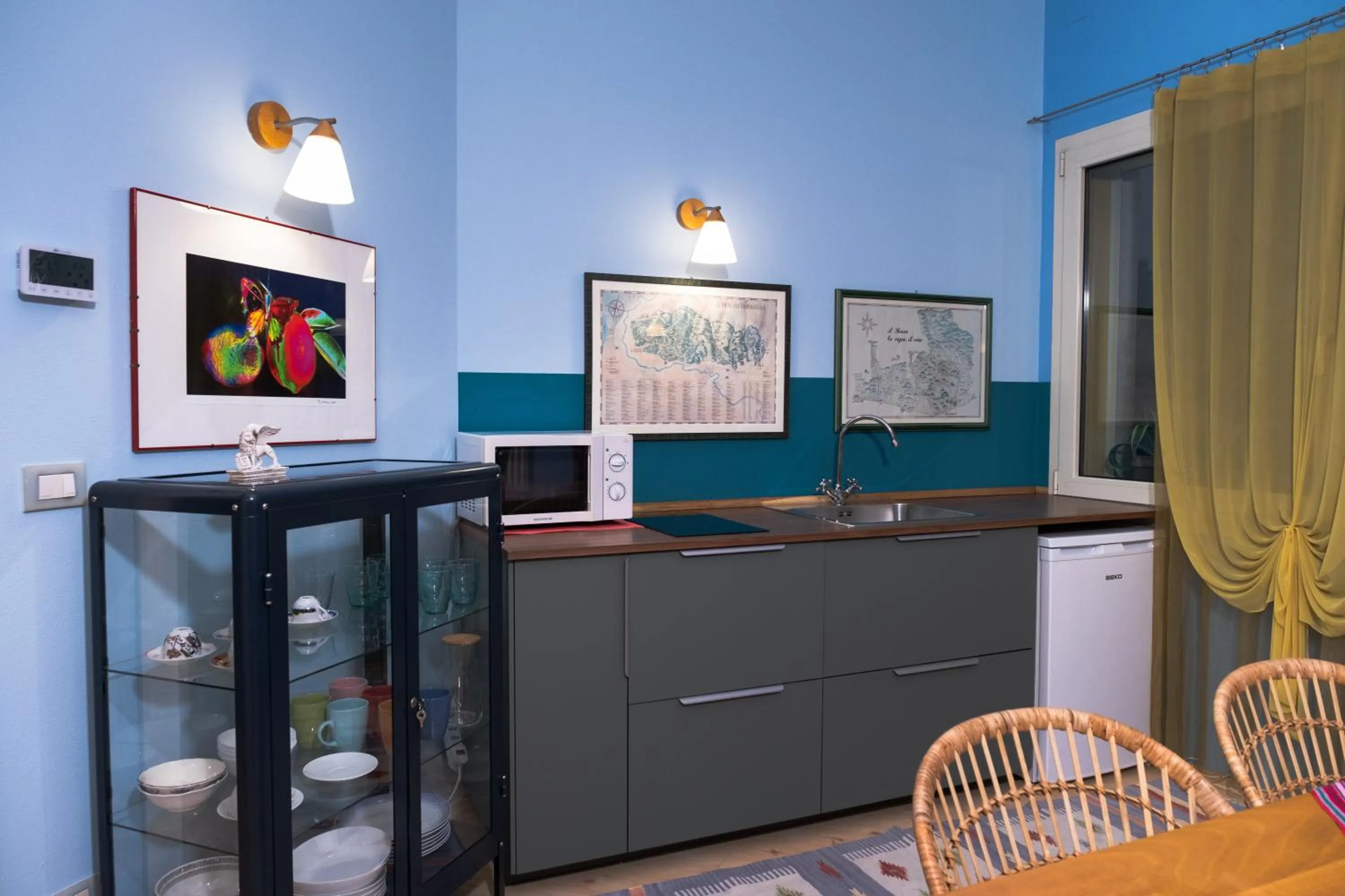 Kitchen or kitchenette in Rosa Tea B&B