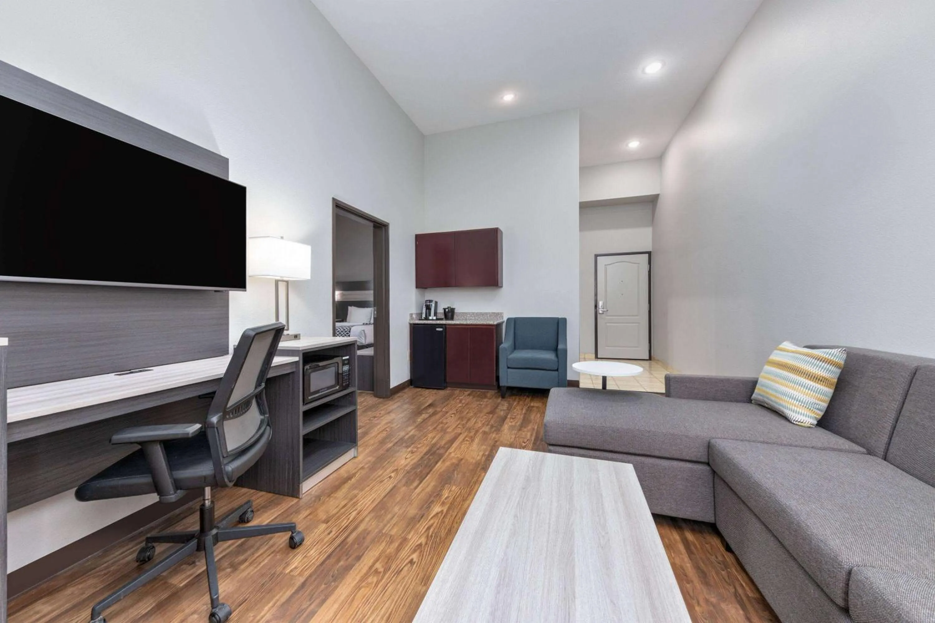 Photo of the whole room in La Quinta by Wyndham Allen at The Village