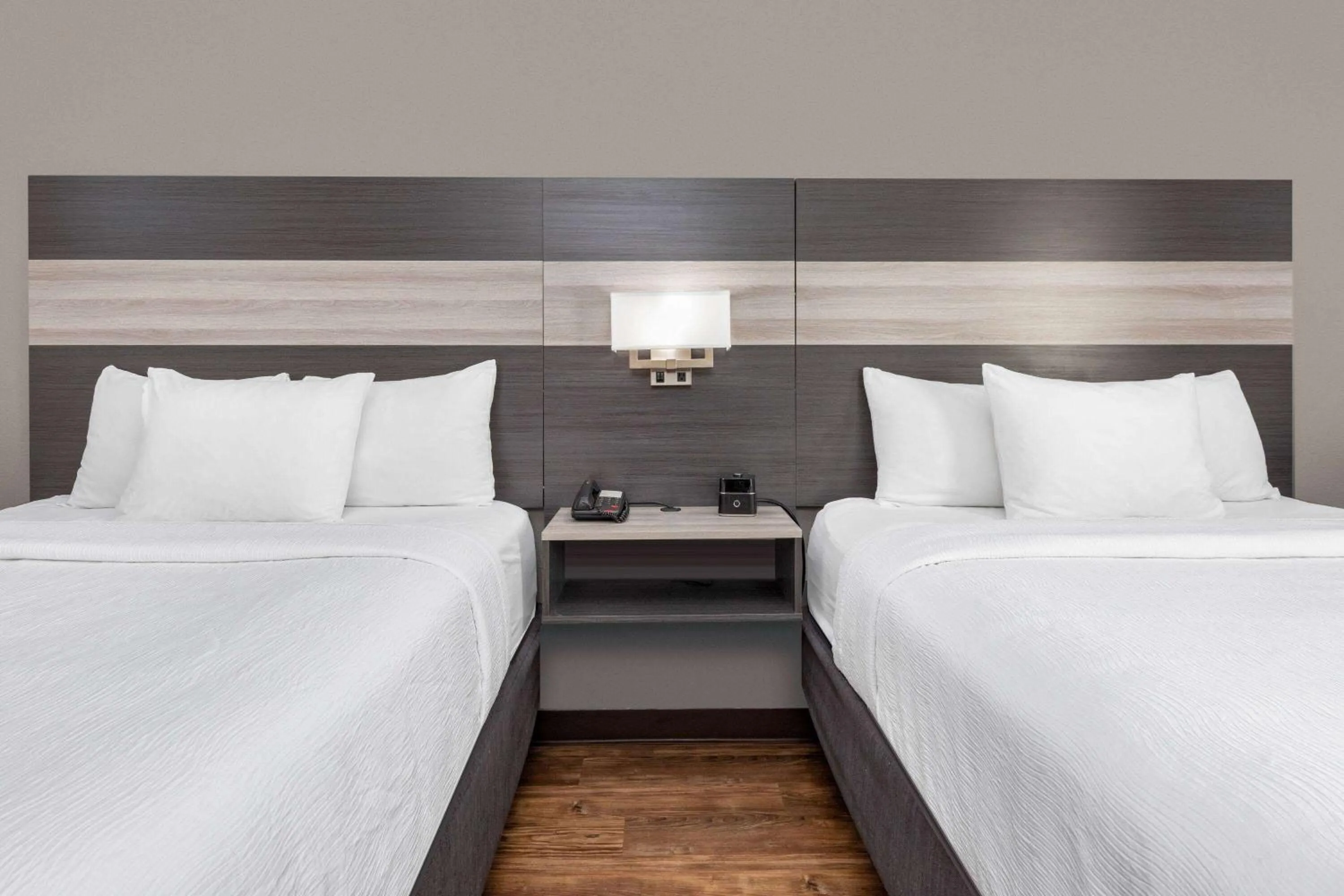 Photo of the whole room, Bed in La Quinta by Wyndham Allen at The Village