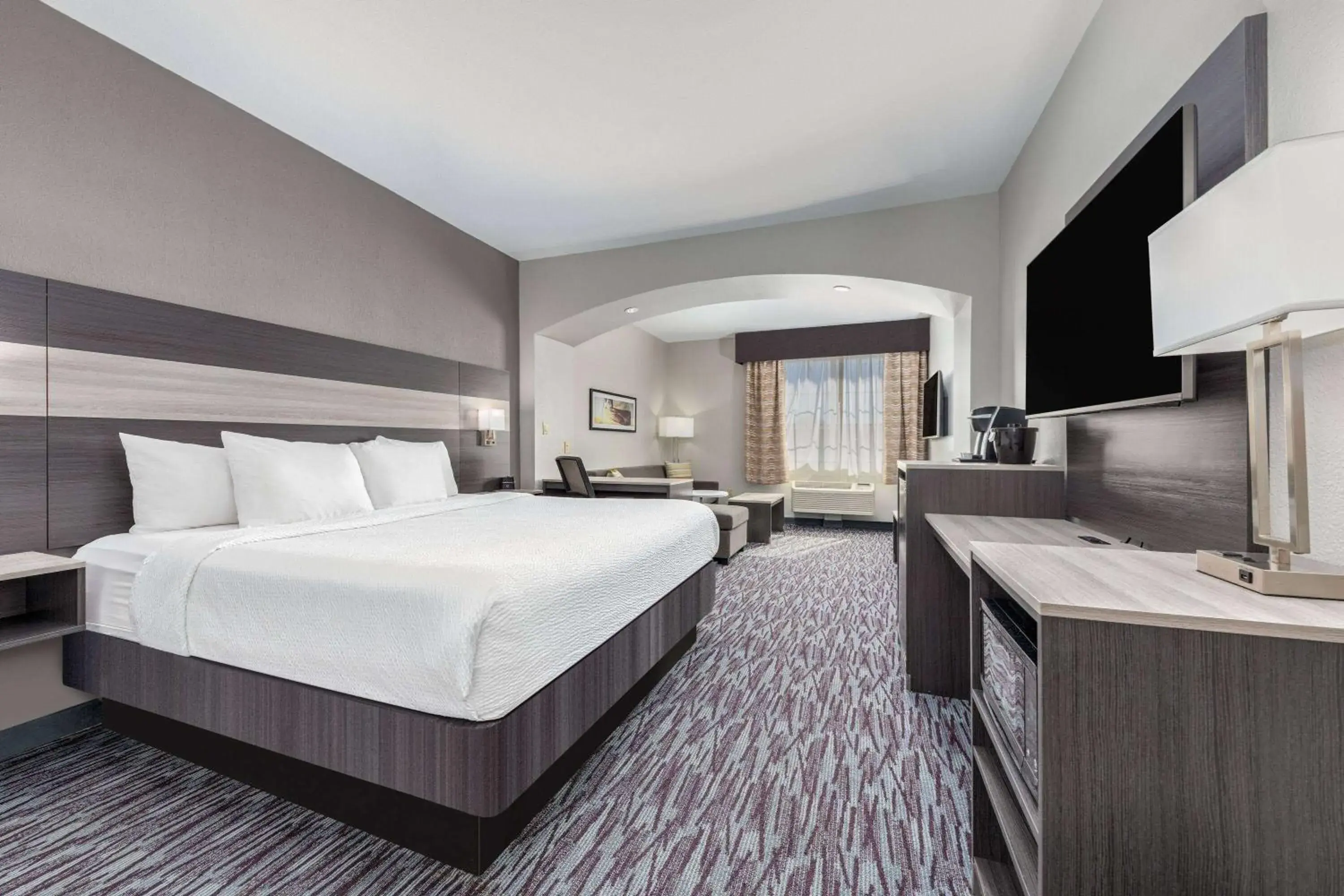 Executive King Room - Non-Smoking in La Quinta by Wyndham Allen at The Village Executive King Room - Non-Smoking in La Quinta by Wyndham Allen at The Village