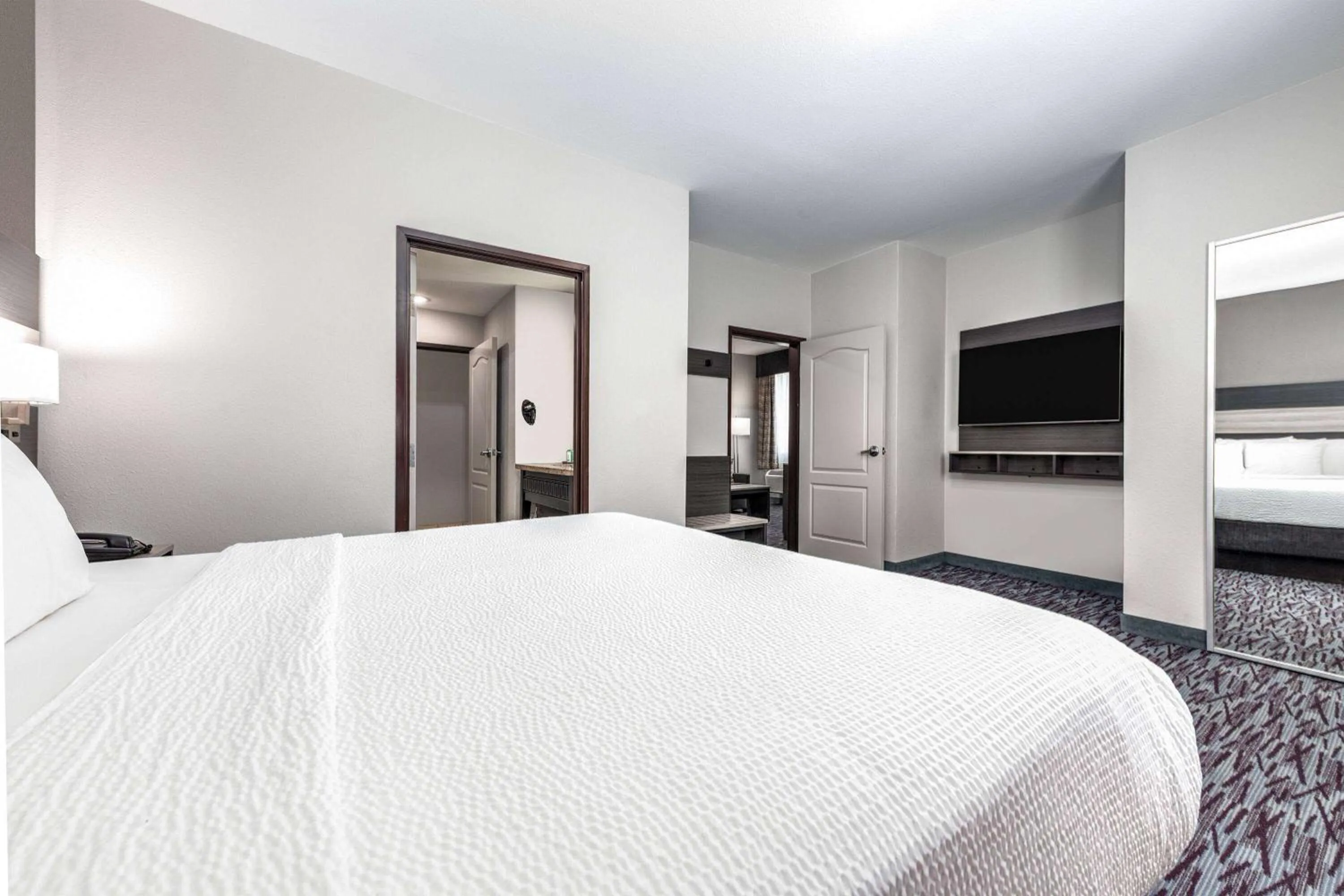 Photo of the whole room, Bed in La Quinta by Wyndham Allen at The Village