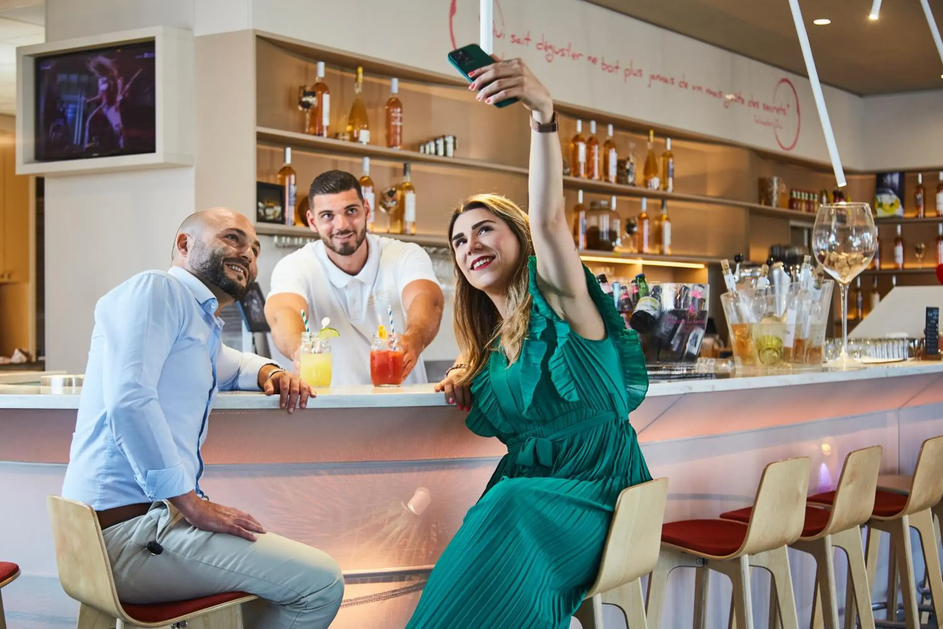 Lounge or bar in ibis Styles Toulon Centre Port Lounge or bar in ibis Styles Toulon Centre Port