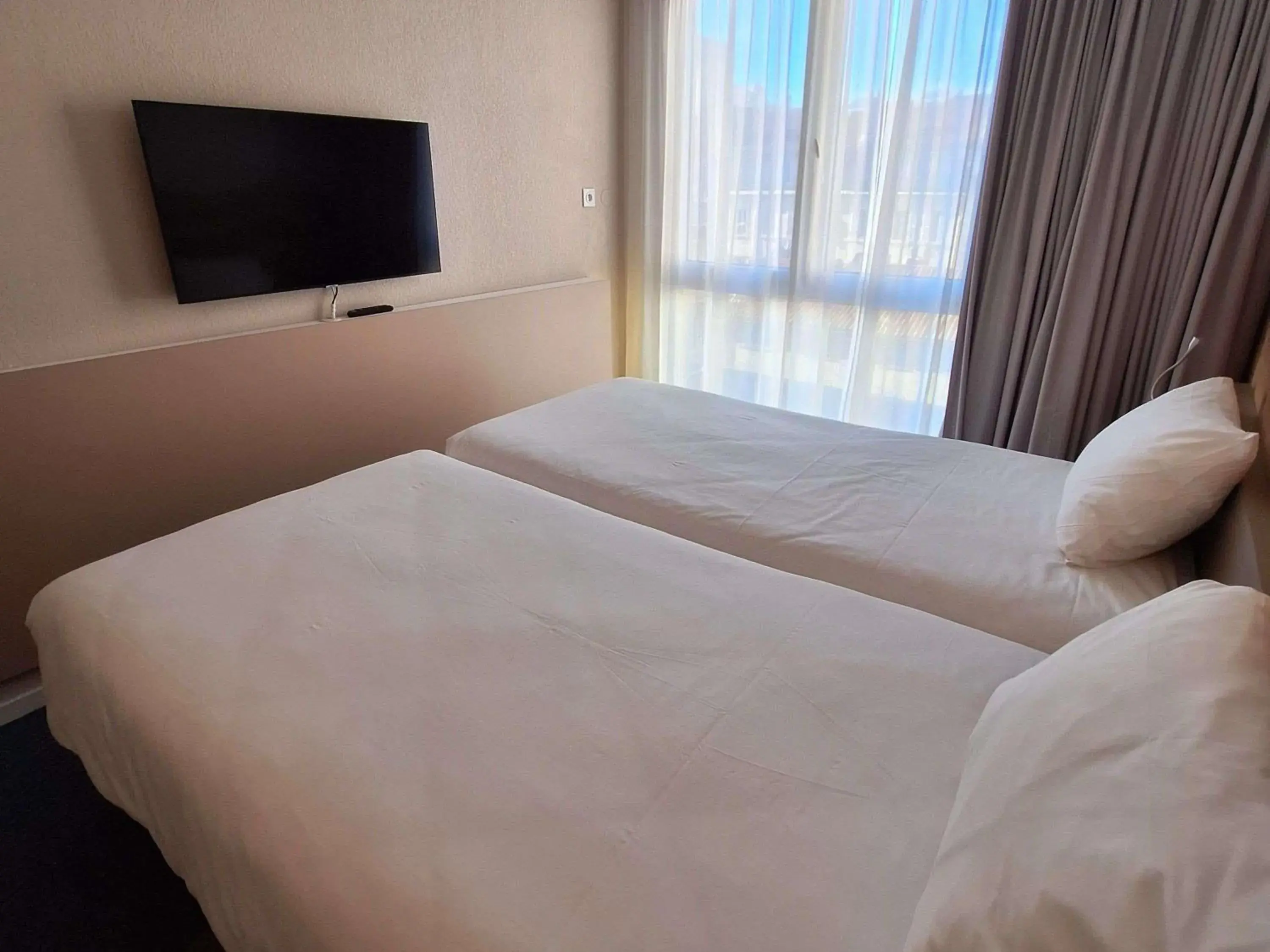 Bedroom, Bed in ibis Styles Toulon Centre Port Bedroom, Bed in ibis Styles Toulon Centre Port