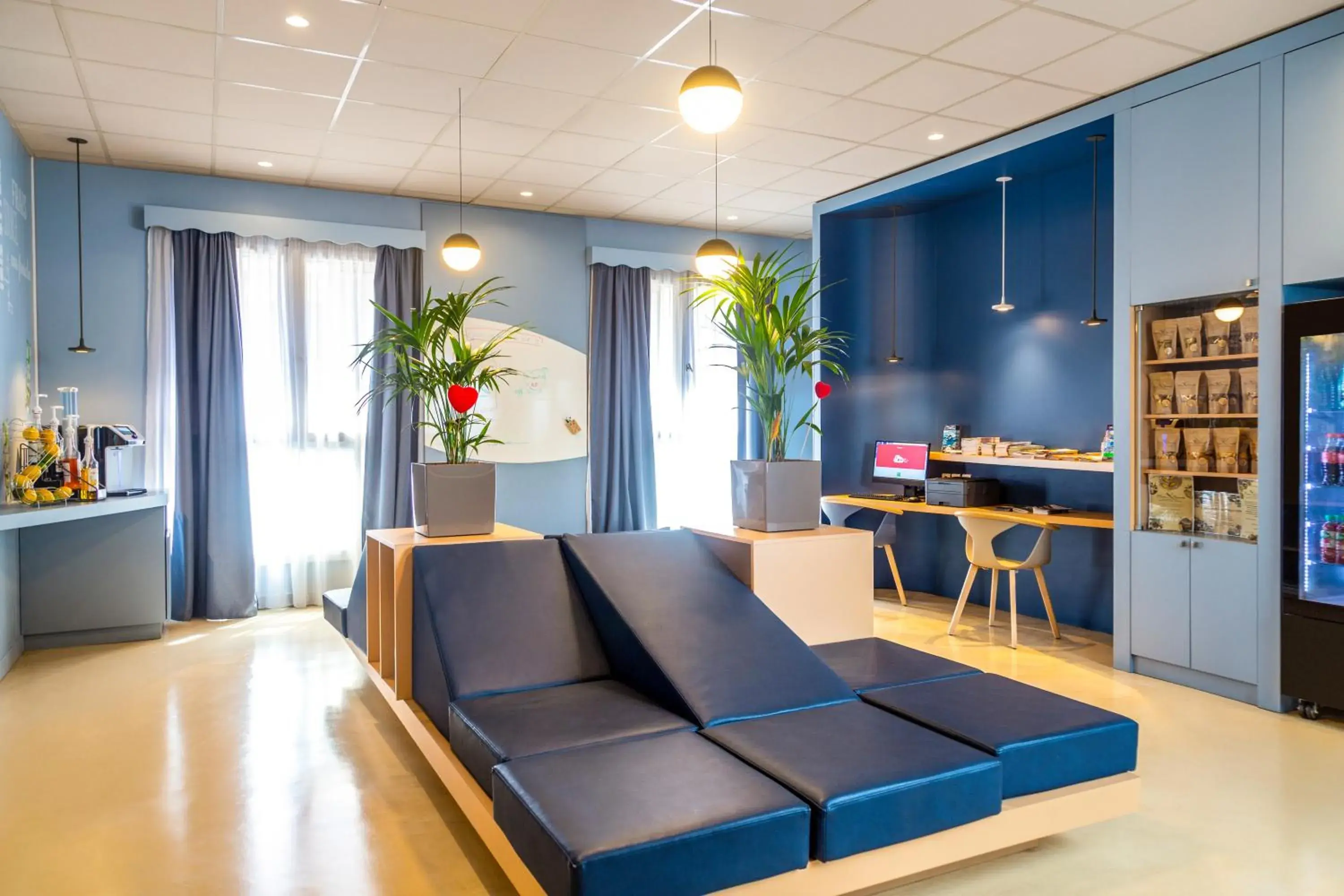 Lobby or reception in ibis Styles Toulon Centre Port Lobby or reception in ibis Styles Toulon Centre Port