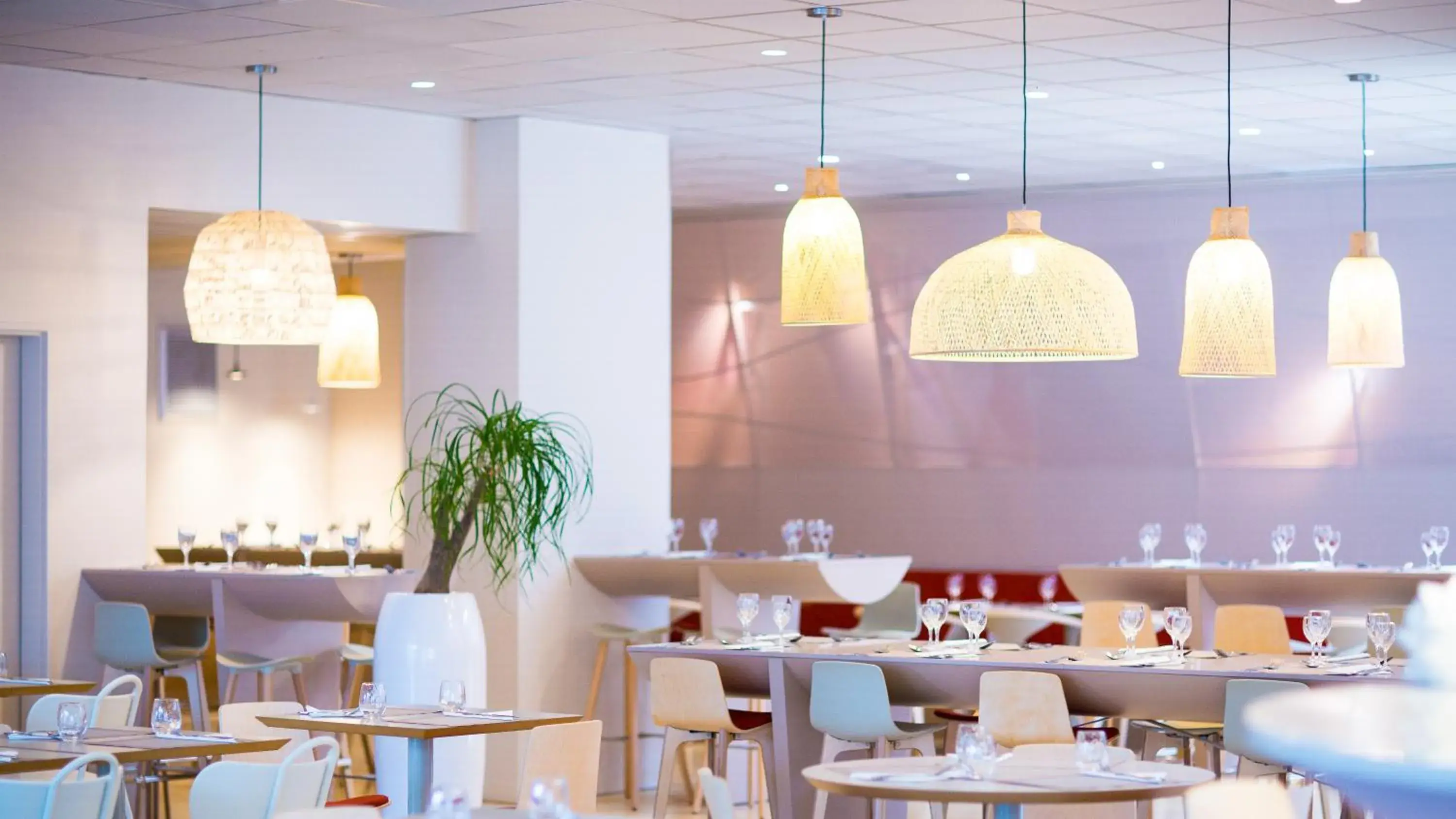Restaurant/places to eat in ibis Styles Toulon Centre Port Restaurant/places to eat in ibis Styles Toulon Centre Port