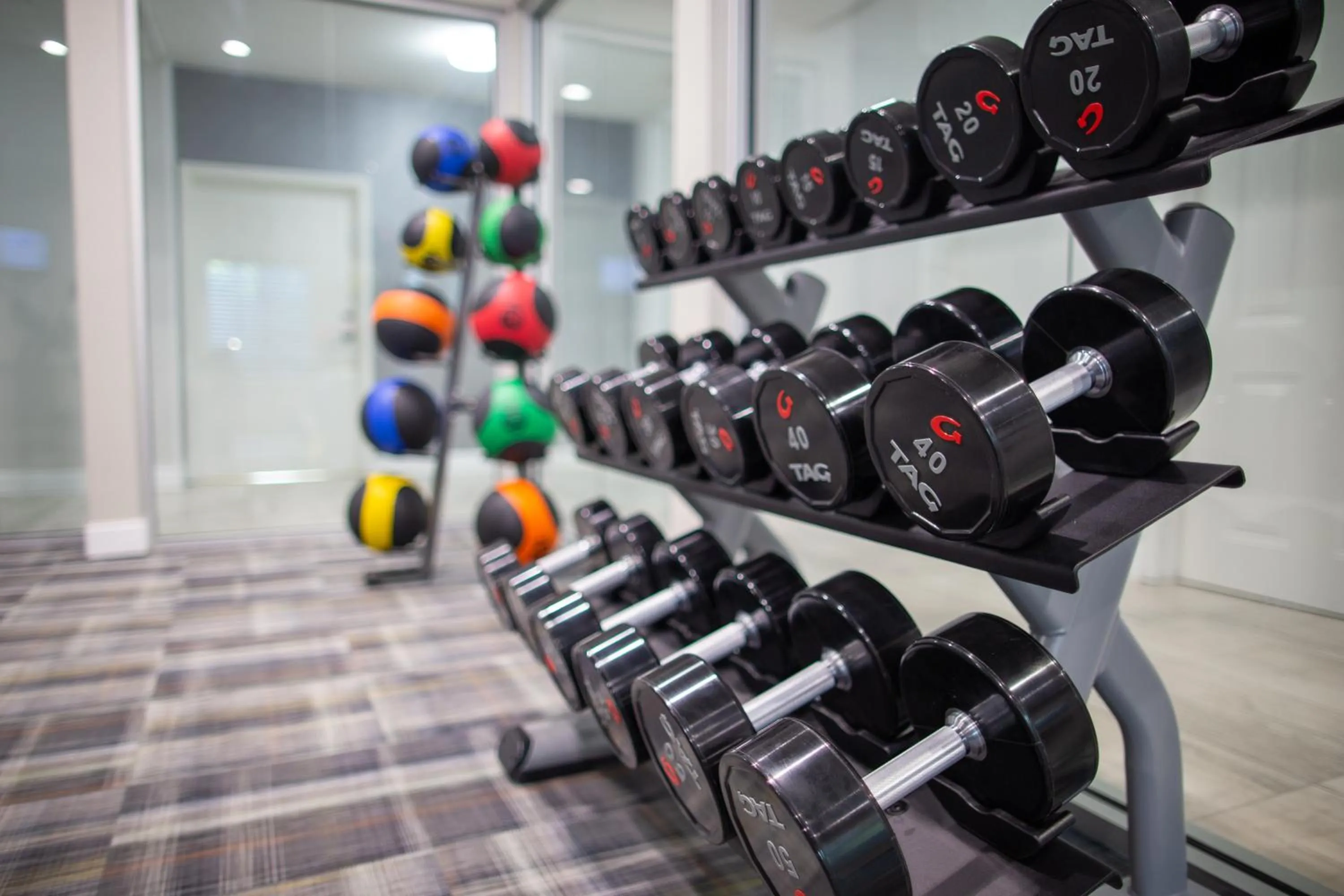 Fitness centre/facilities in La Quinta by Wyndham Houston East at Normandy