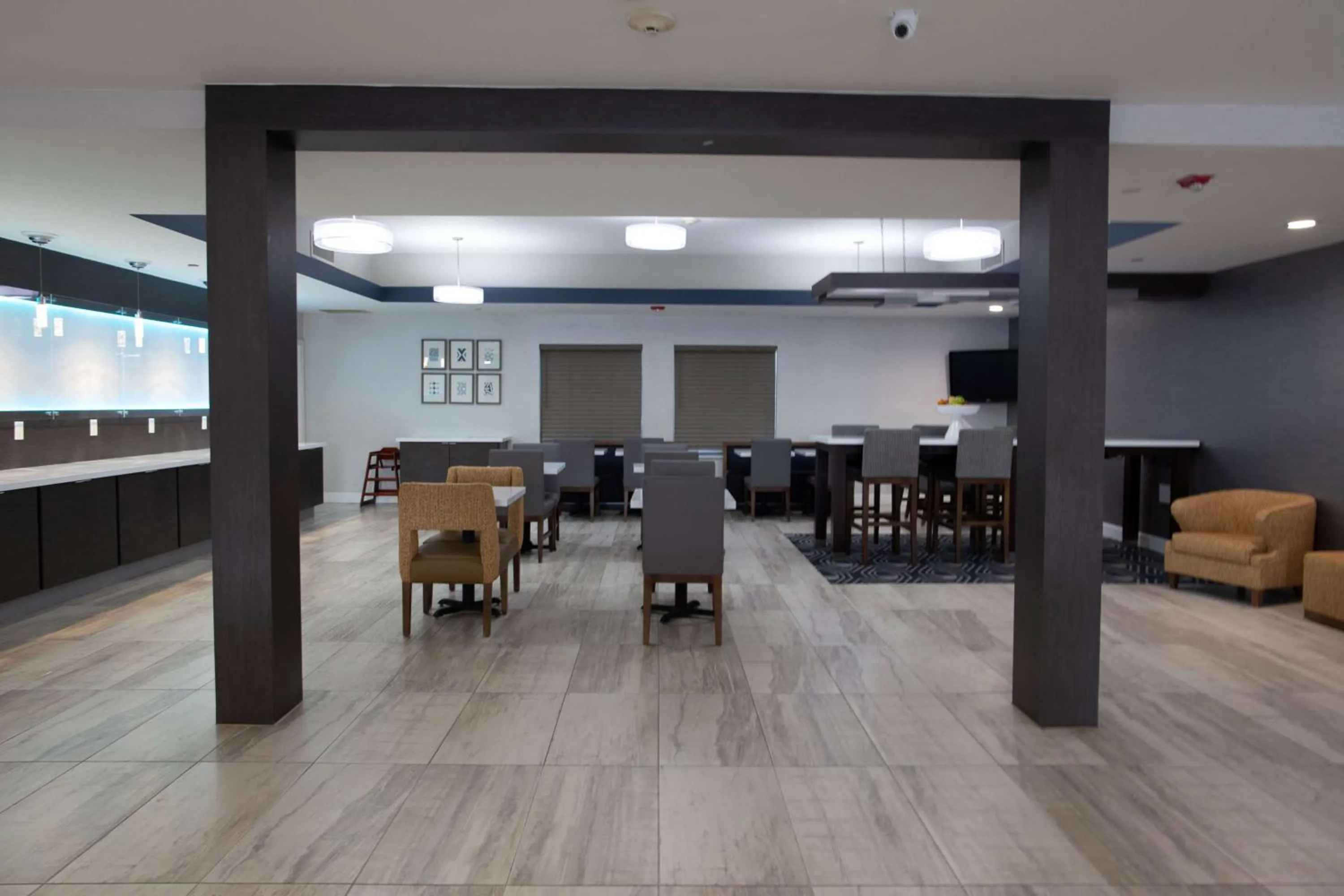 Restaurant/places to eat in La Quinta by Wyndham Houston East at Normandy