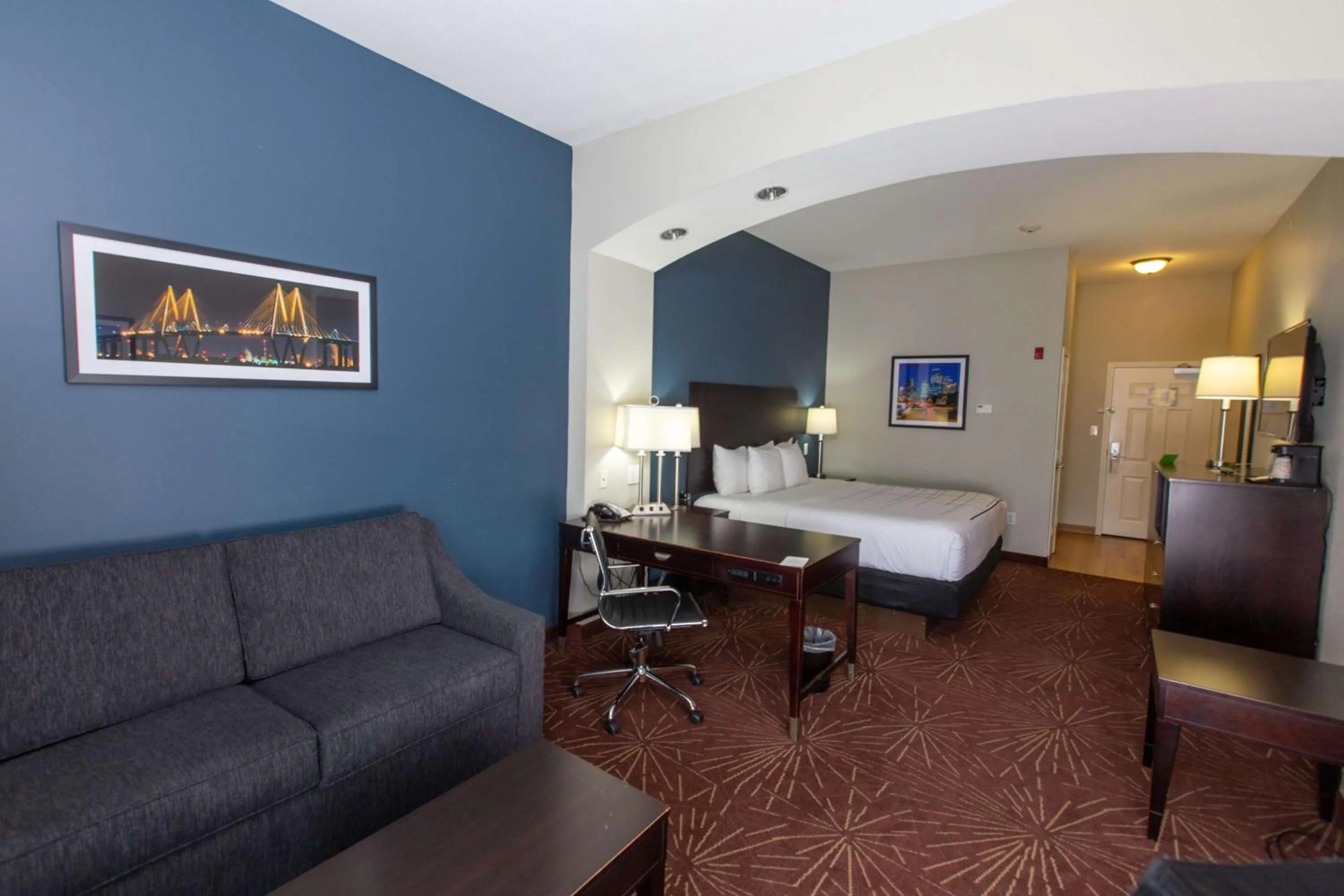 Photo of the whole room in La Quinta by Wyndham Houston East at Normandy