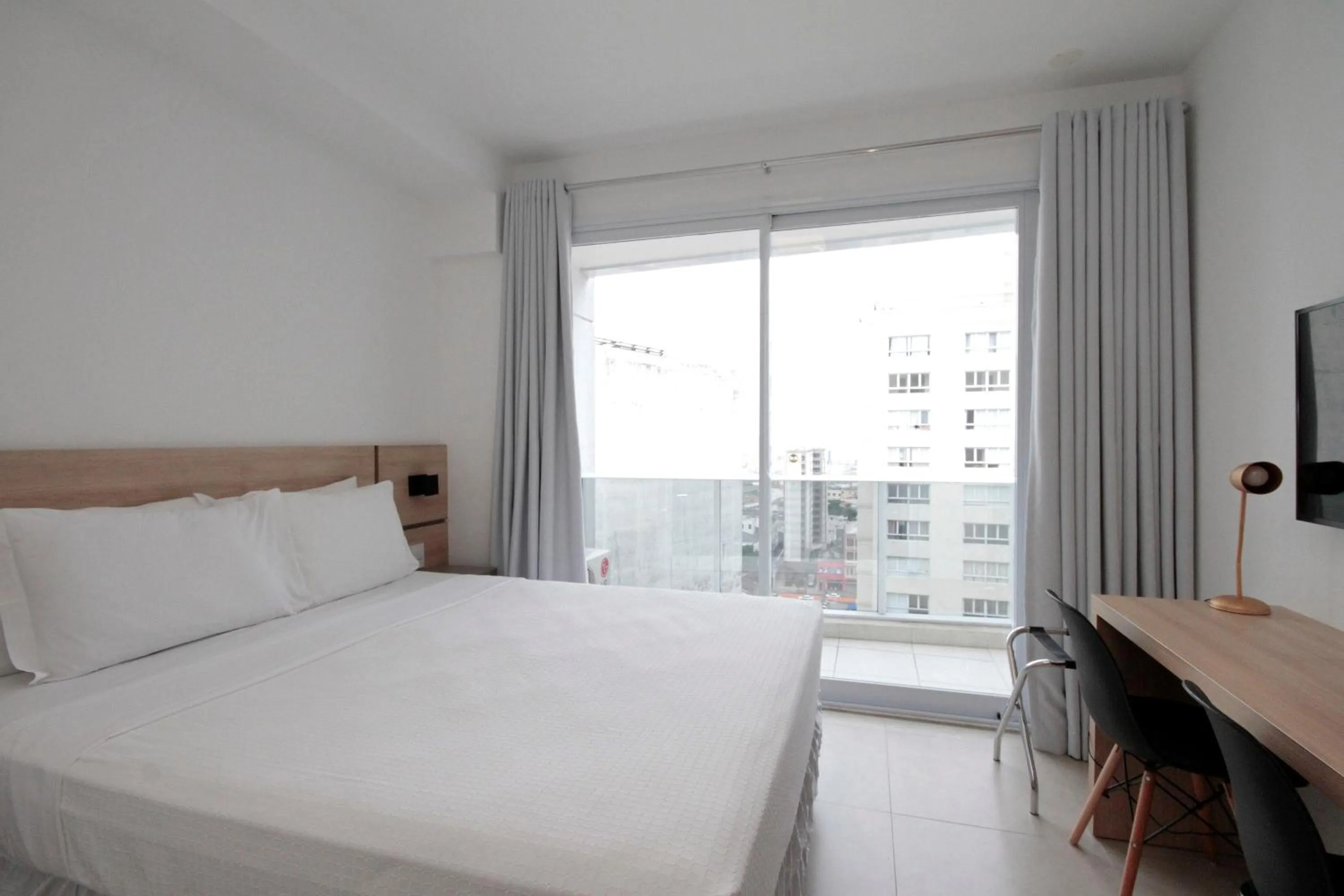 Bedroom, Bed in 360 Luz