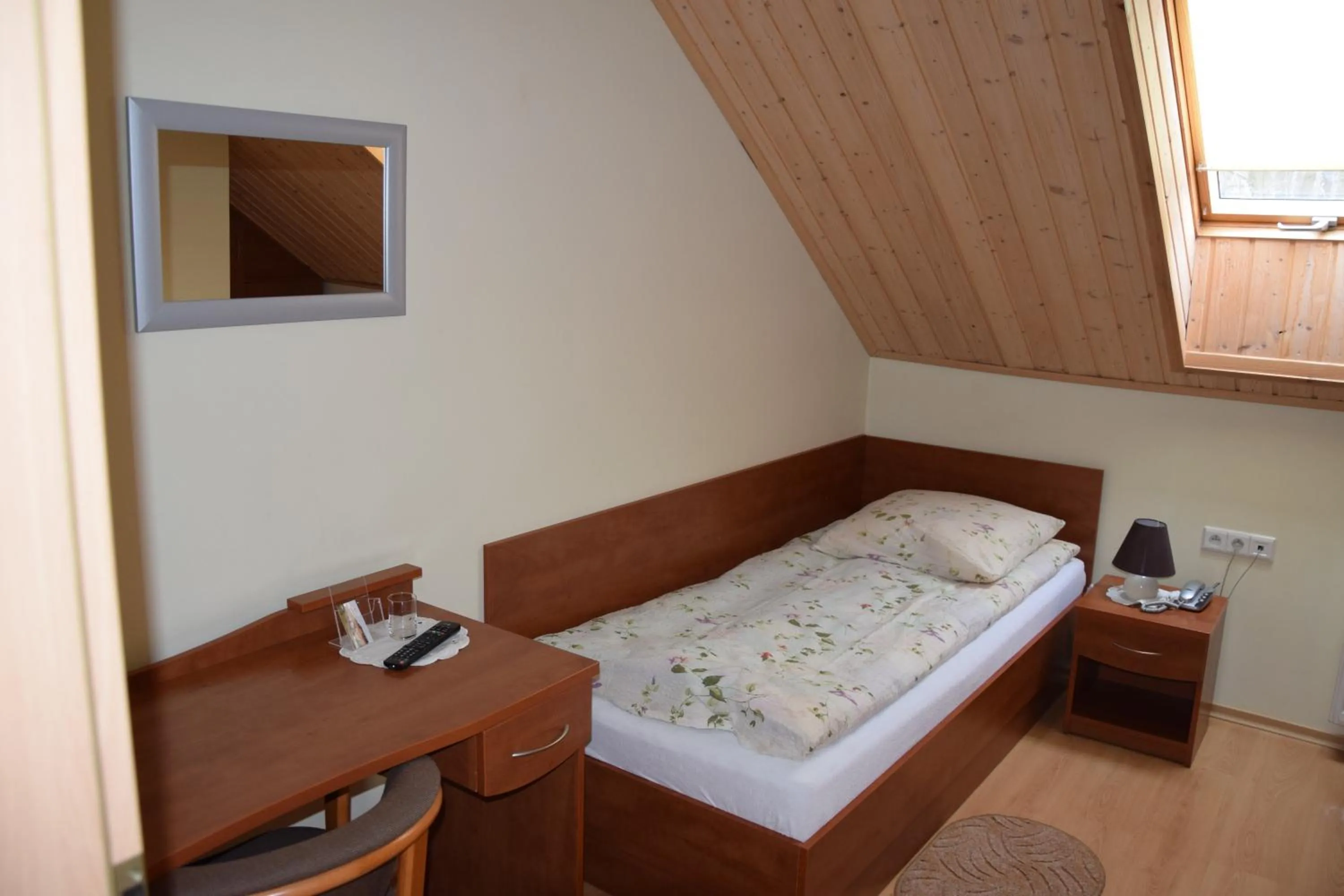 Bed in Inter-Bar-Motel