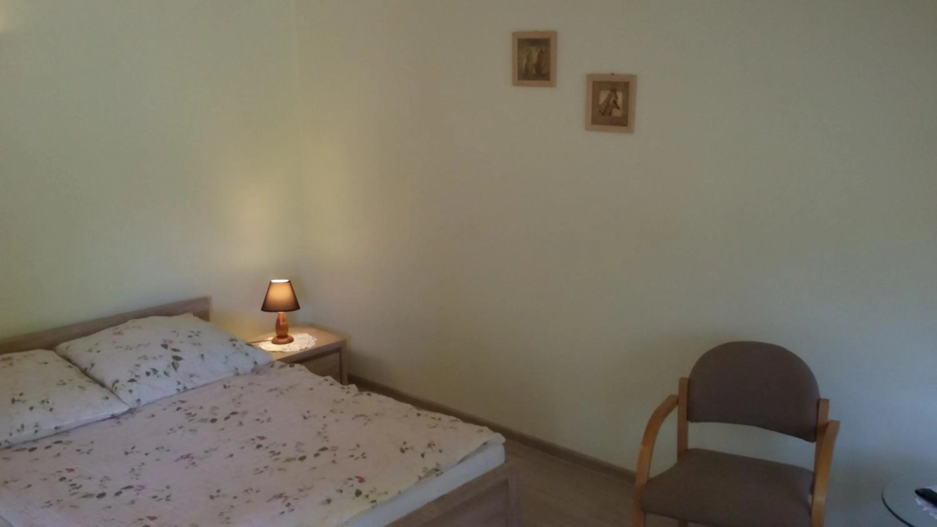 Bed in Inter-Bar-Motel