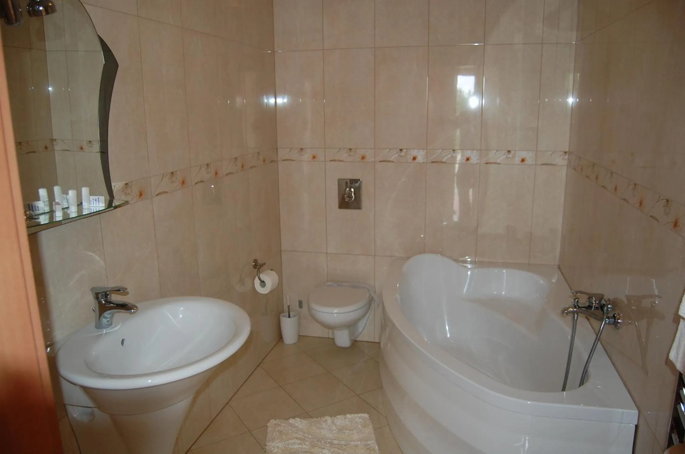 Bathroom in Inter-Bar-Motel