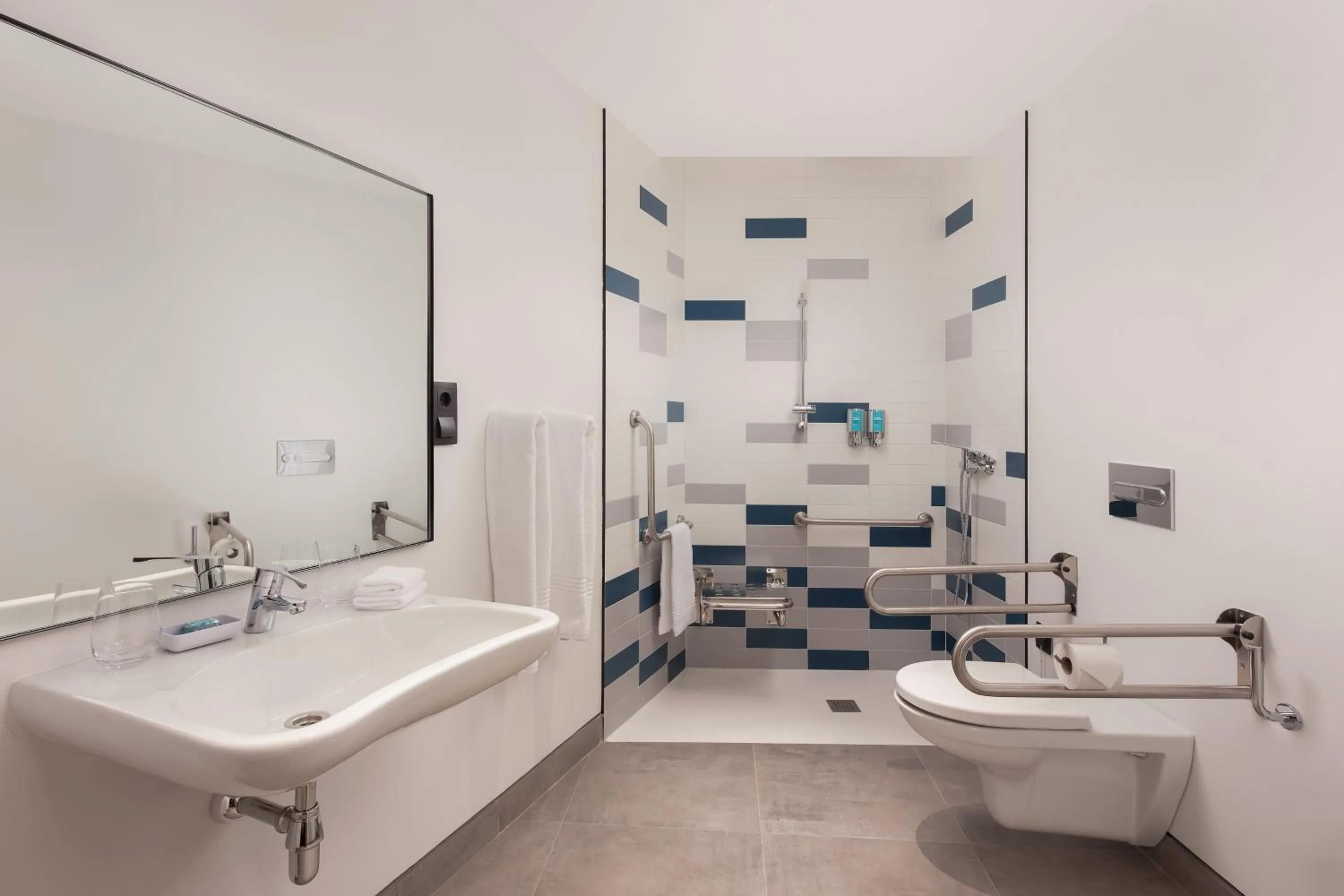 Bathroom in Aloft Madrid Gran Via