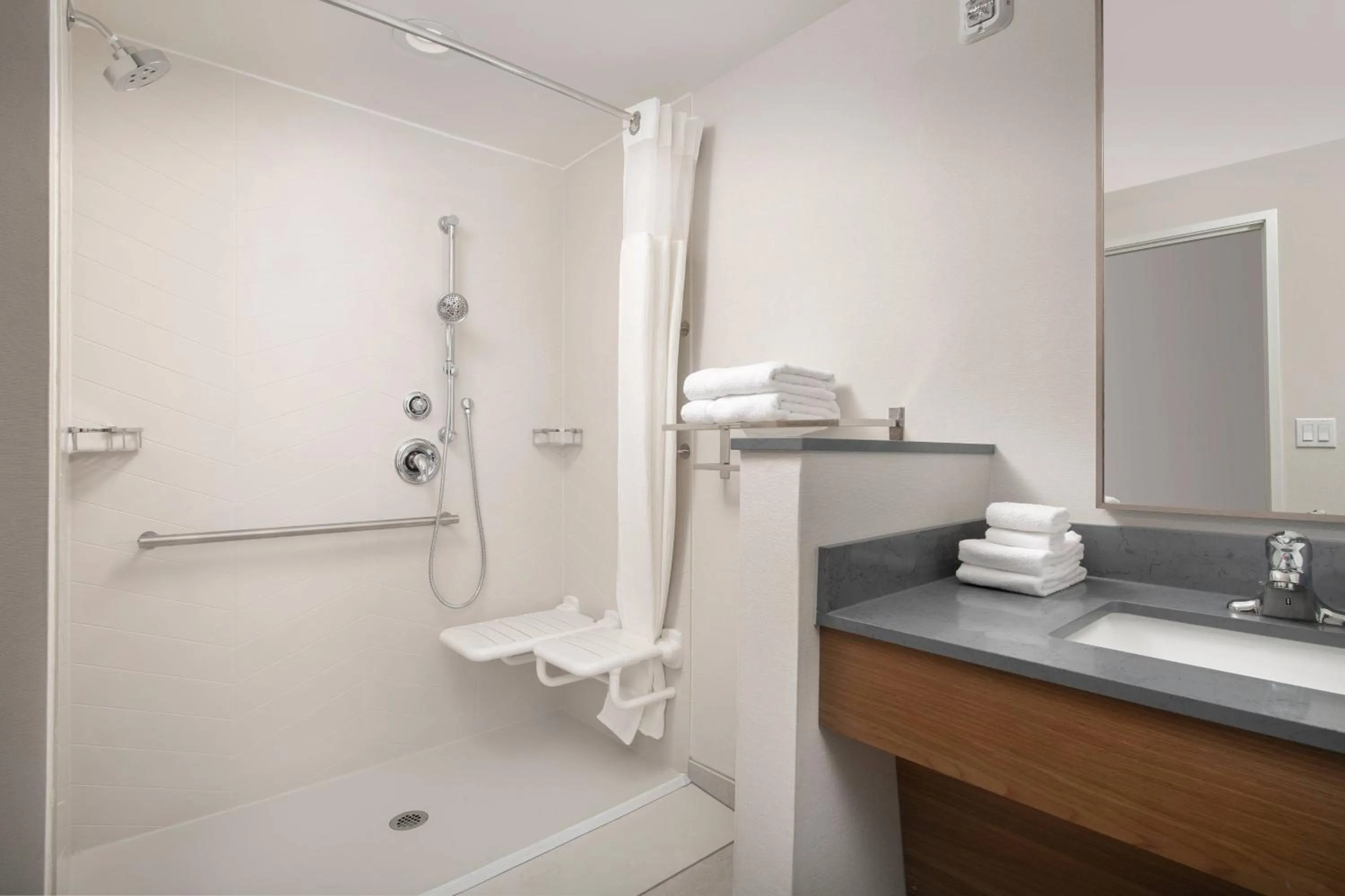 Bathroom in Fairfield Inn & Suites by Marriott New Orleans Metairie