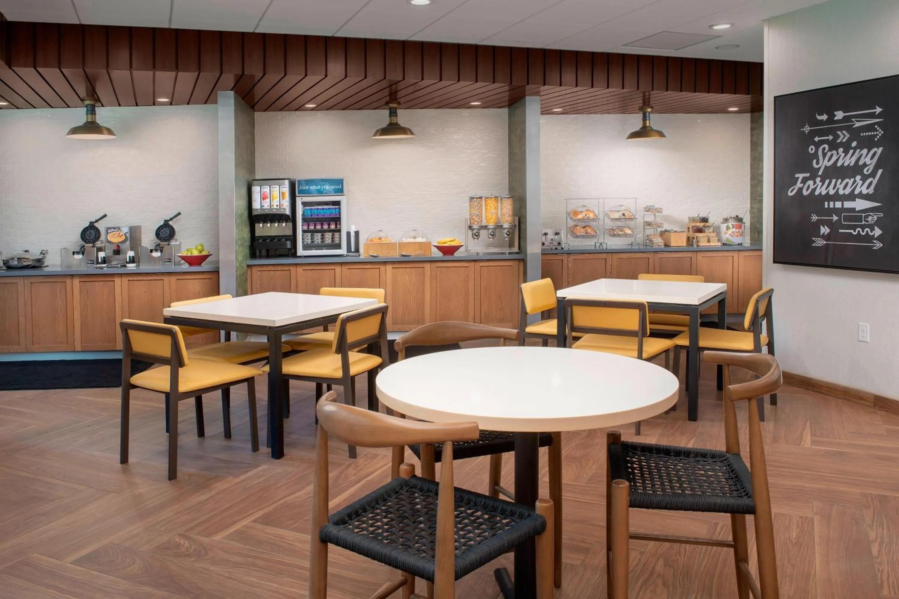 Breakfast in Fairfield Inn & Suites by Marriott New Orleans Metairie