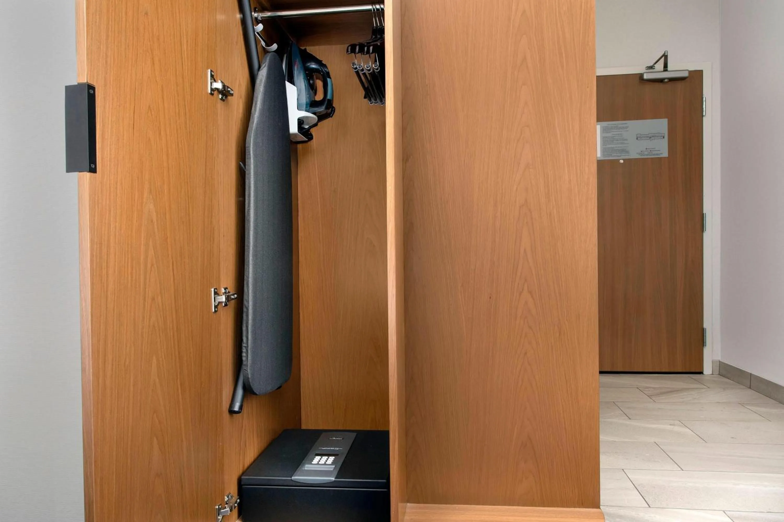 Photo of the whole room in Fairfield Inn & Suites by Marriott New Orleans Metairie