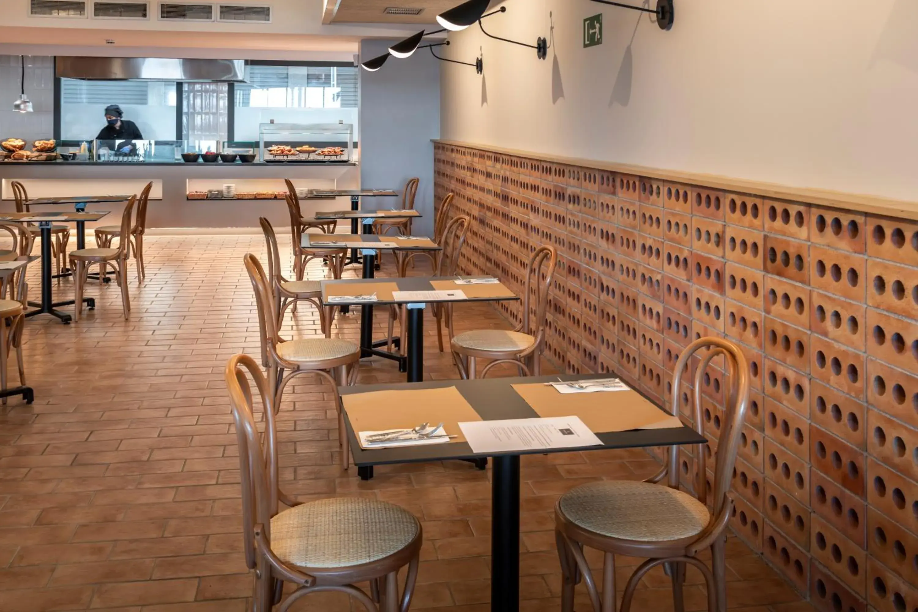 Restaurant/places to eat in GHT Miratge - Only Adults 18 and up Restaurant/places to eat in GHT Miratge - Only Adults 18 and up