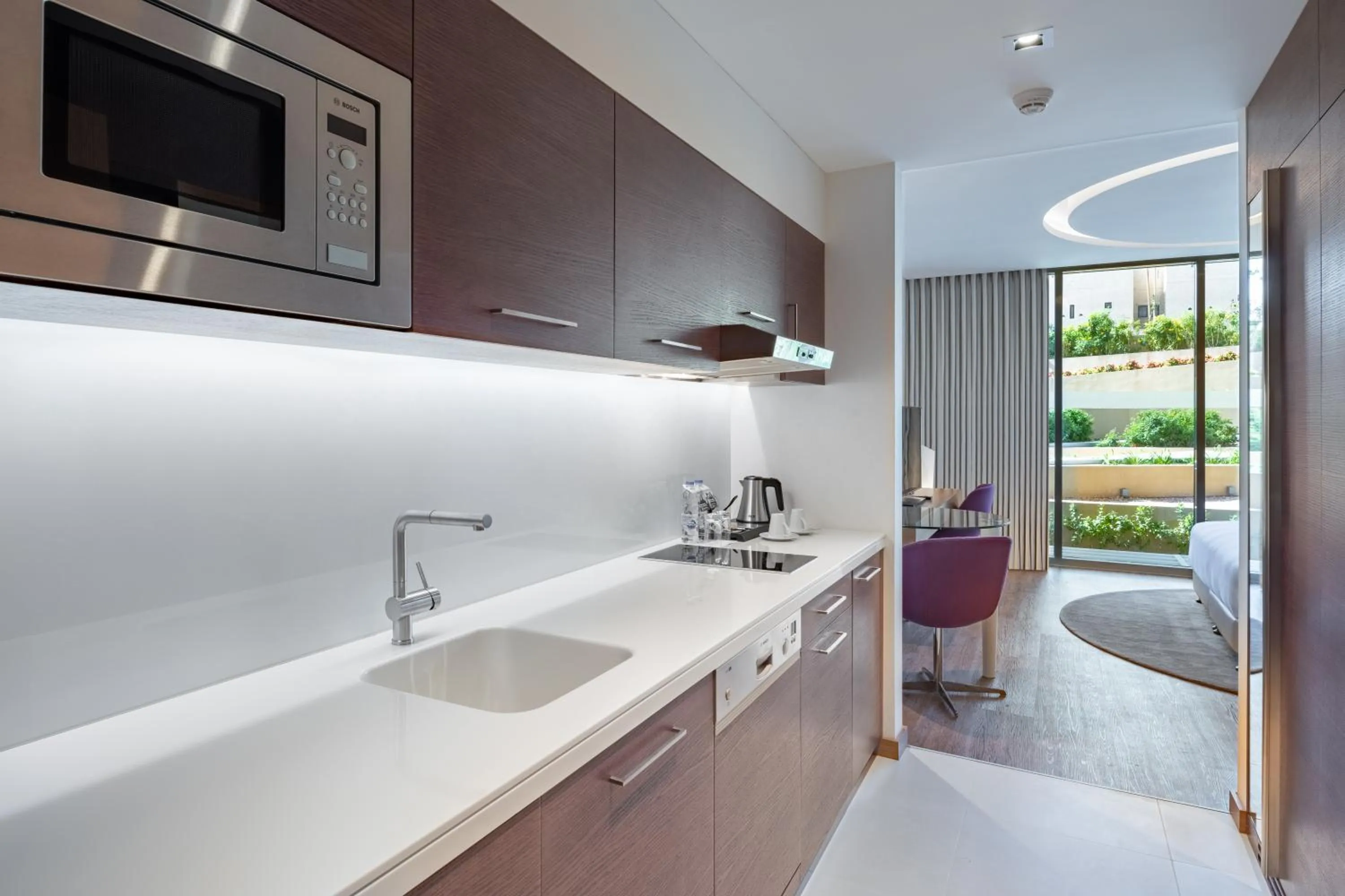 Kitchen or kitchenette in Radisson Blu Hotel & Residence, Riyadh Diplomatic Quarter